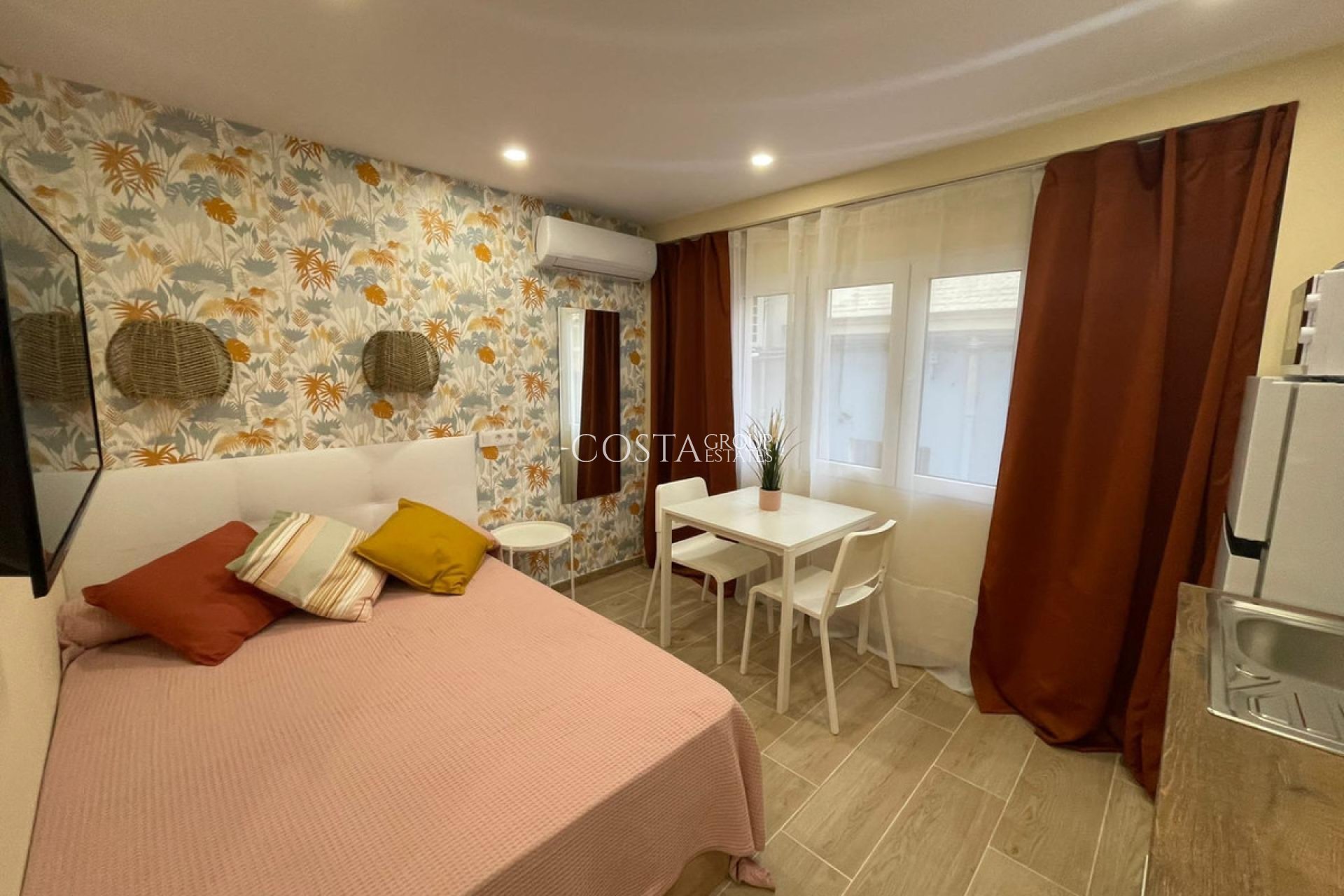 Herverkoop - Apartments -
Alicante - Alicante Centro
