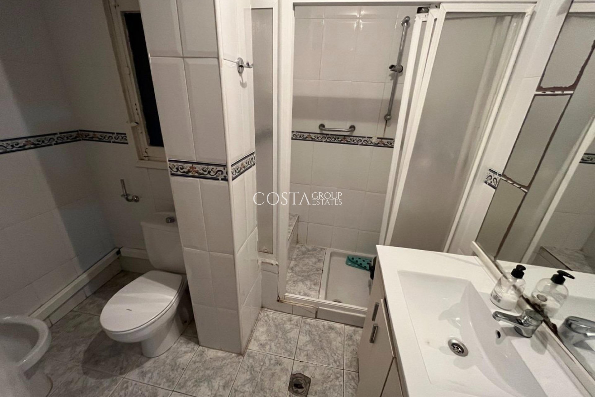 Herverkoop - Apartments -
Alicante - Alicante Centro