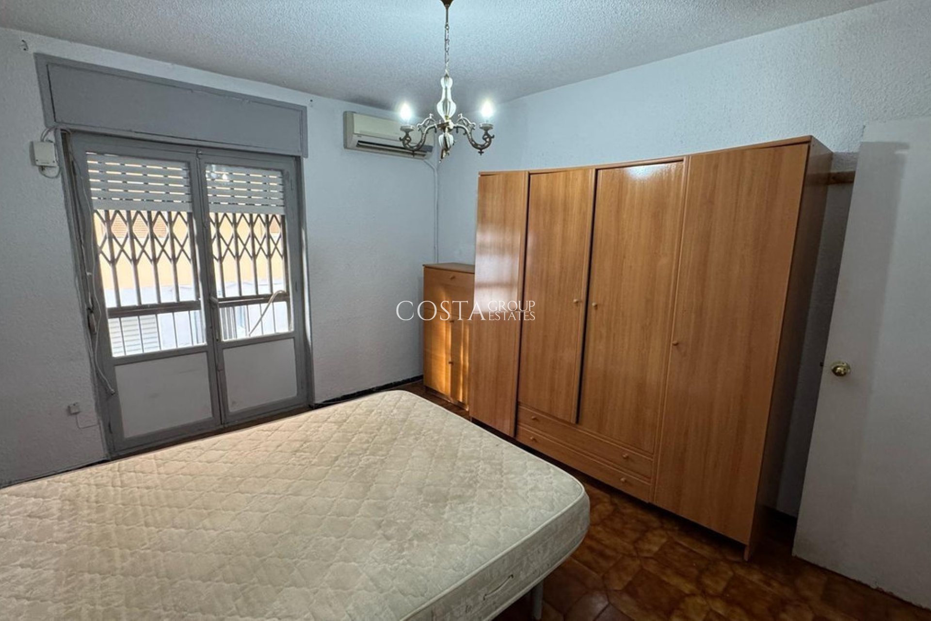Herverkoop - Apartments -
Alicante - Alicante Centro
