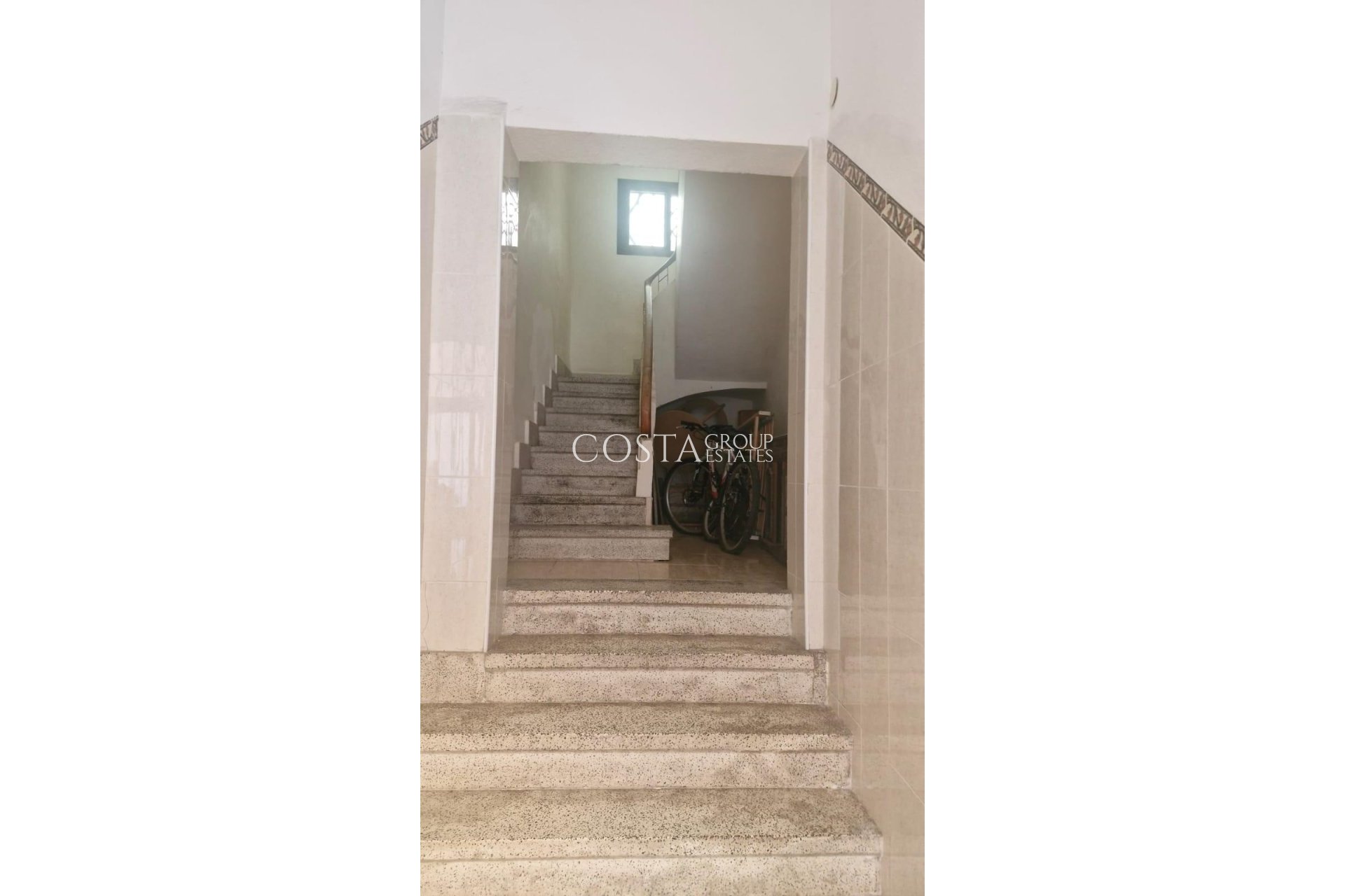 Herverkoop - Apartments -
Alicante - Alicante Centro