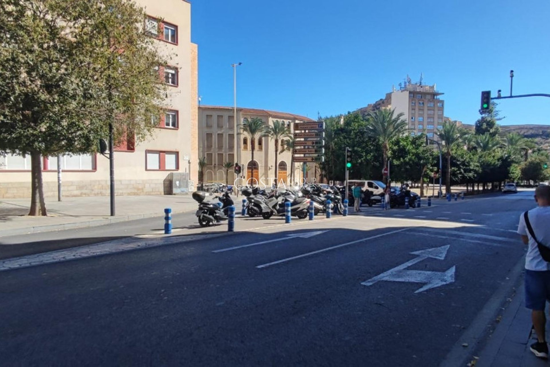 Herverkoop - Apartments -
Alicante - Alicante Centro