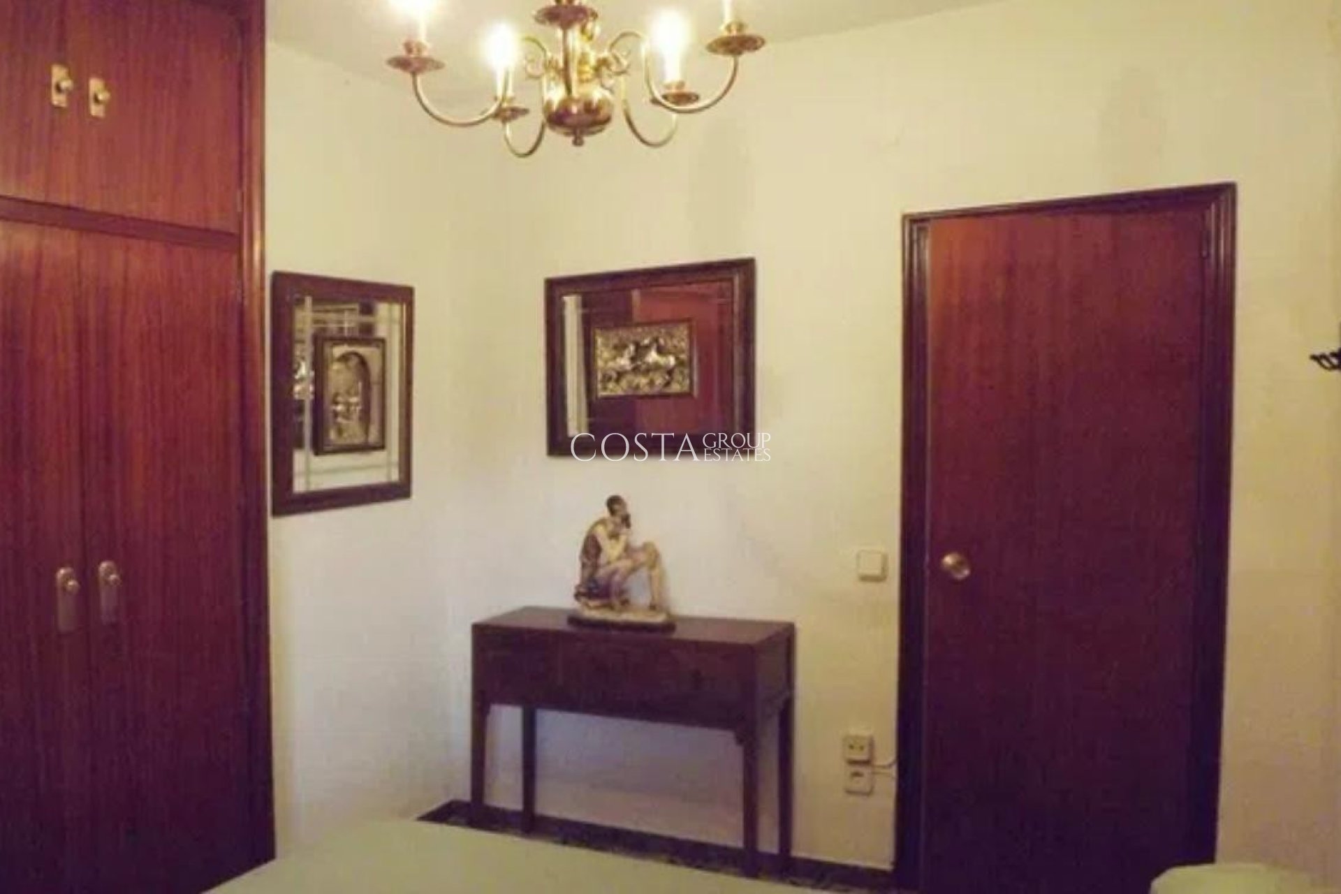 Herverkoop - Apartments -
Alicante - Alicante Centro