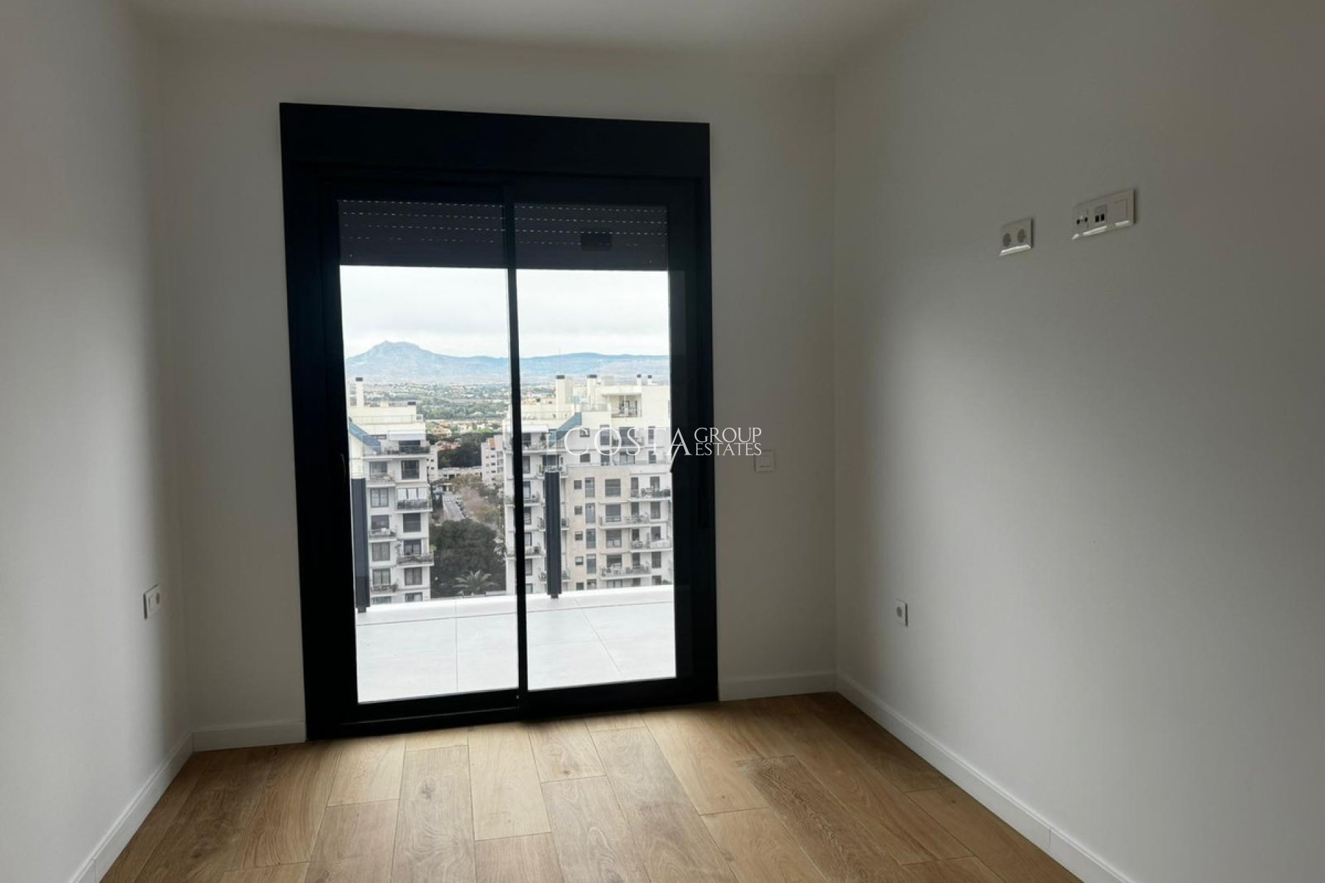 Herverkoop - Apartments -
Alicante - Alicante Centro