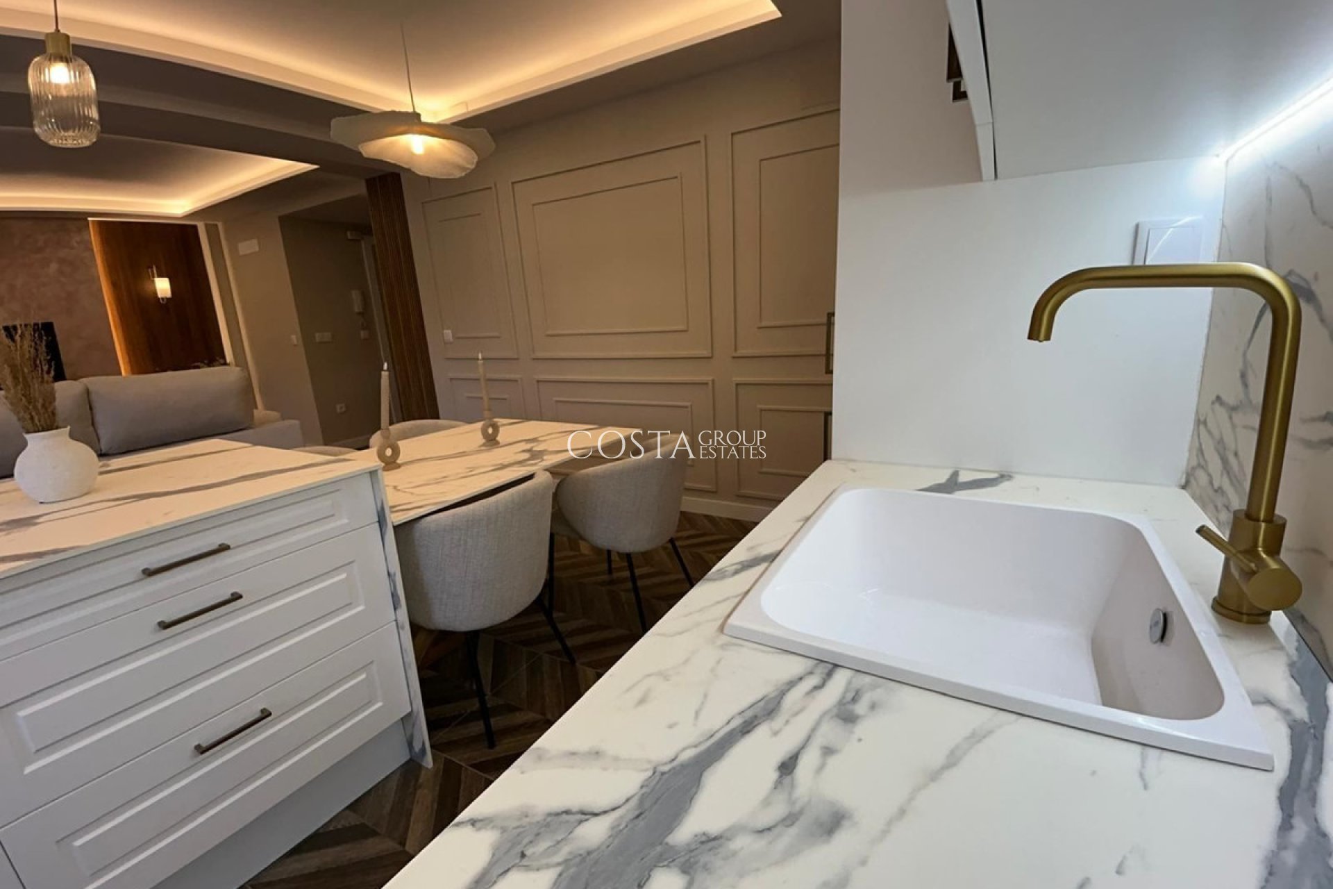 Herverkoop - Apartments -
Alicante City - Alicante City Centro