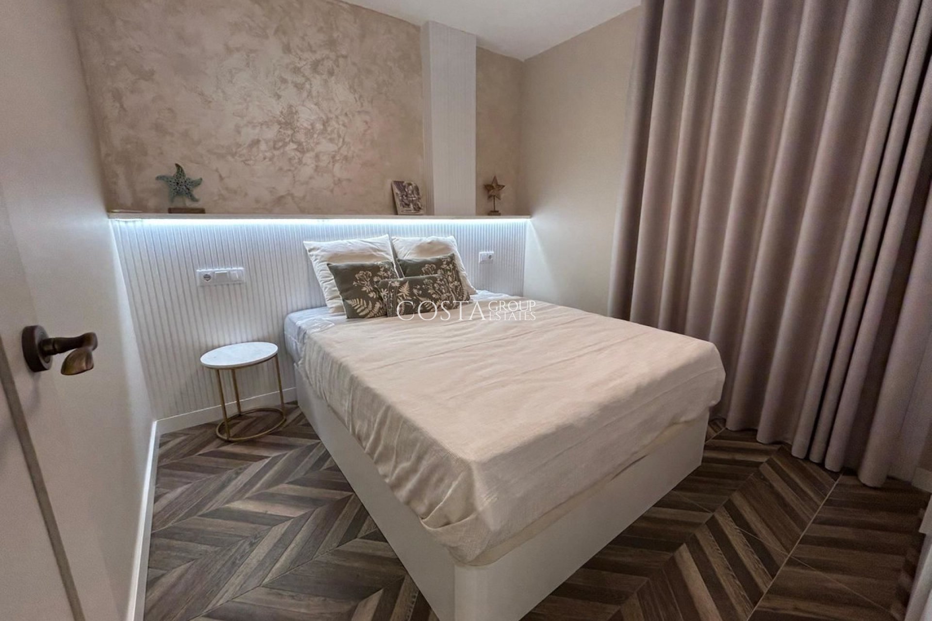 Herverkoop - Apartments -
Alicante City - Alicante City Centro