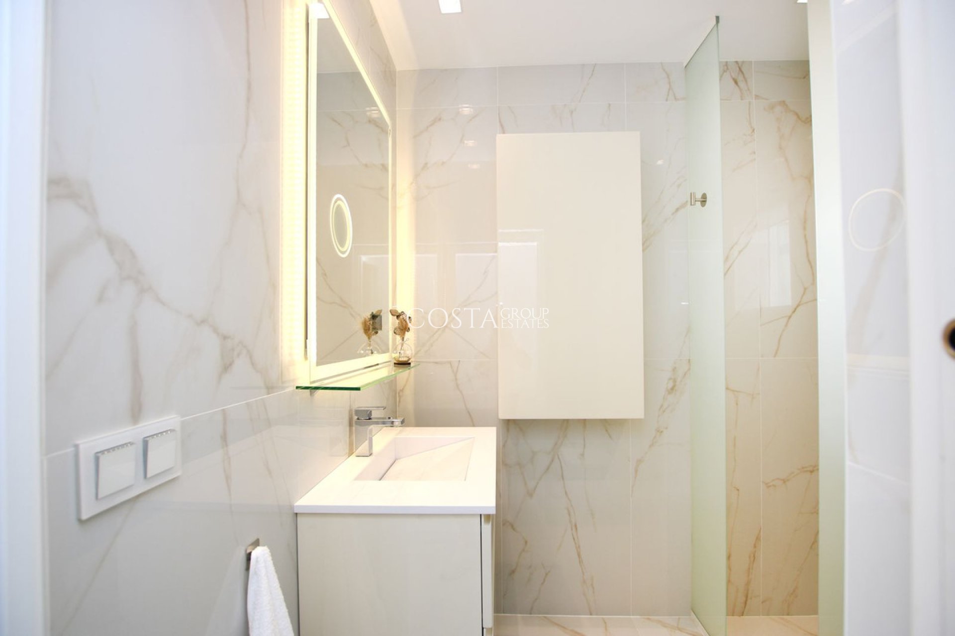 Herverkoop - Apartments -
Alicante City - Alicante City Centro