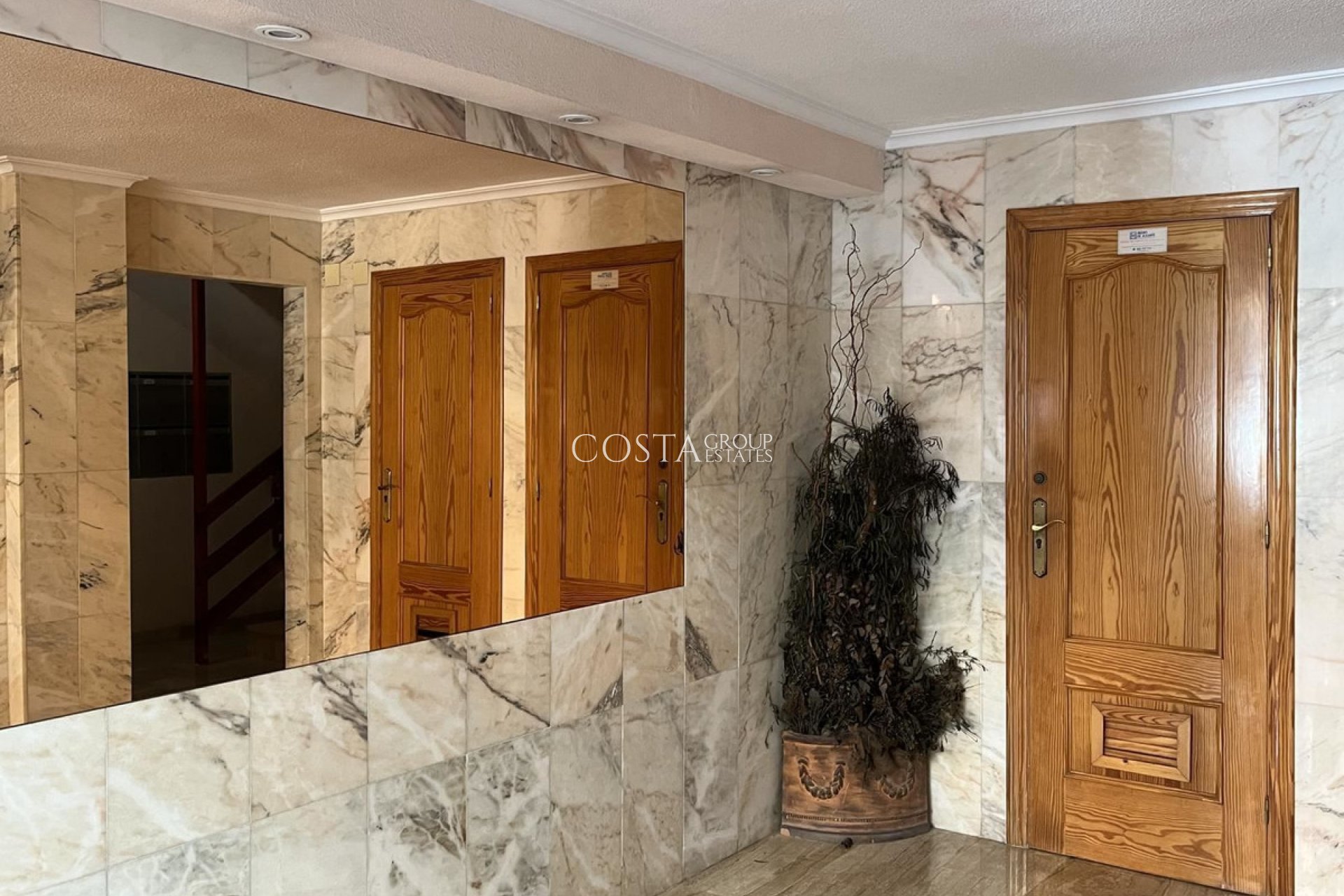 Herverkoop - Apartments -
Alicante City - Alicante City Centro