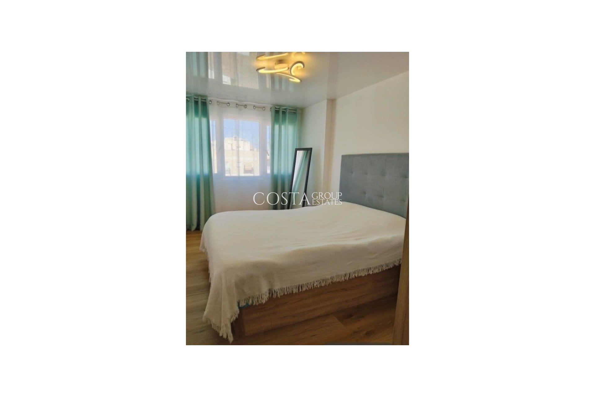 Herverkoop - Apartments -
Alicante City - Alicante City Centro