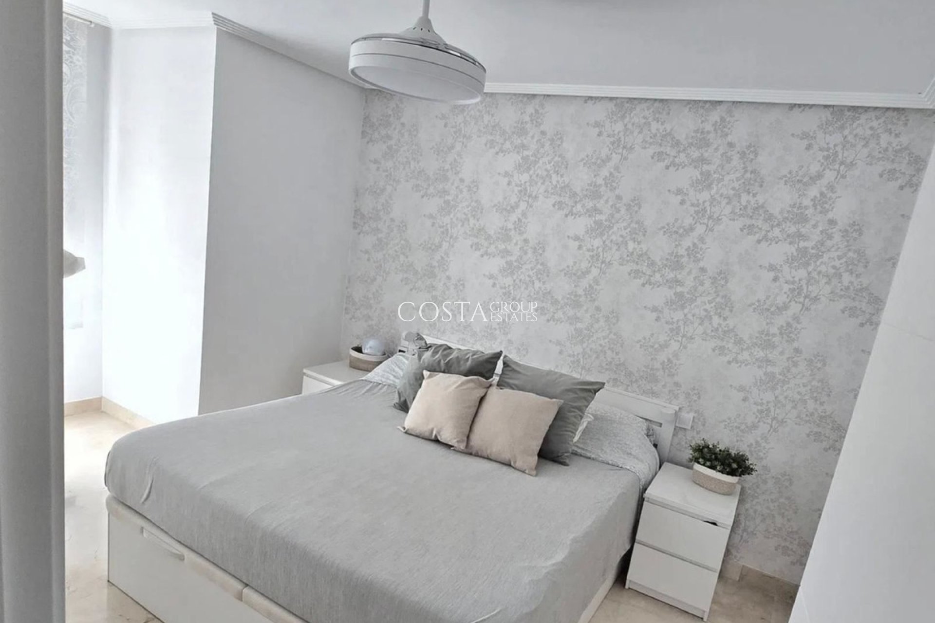 Herverkoop - Apartments -
Alicante City - Alicante City Centro