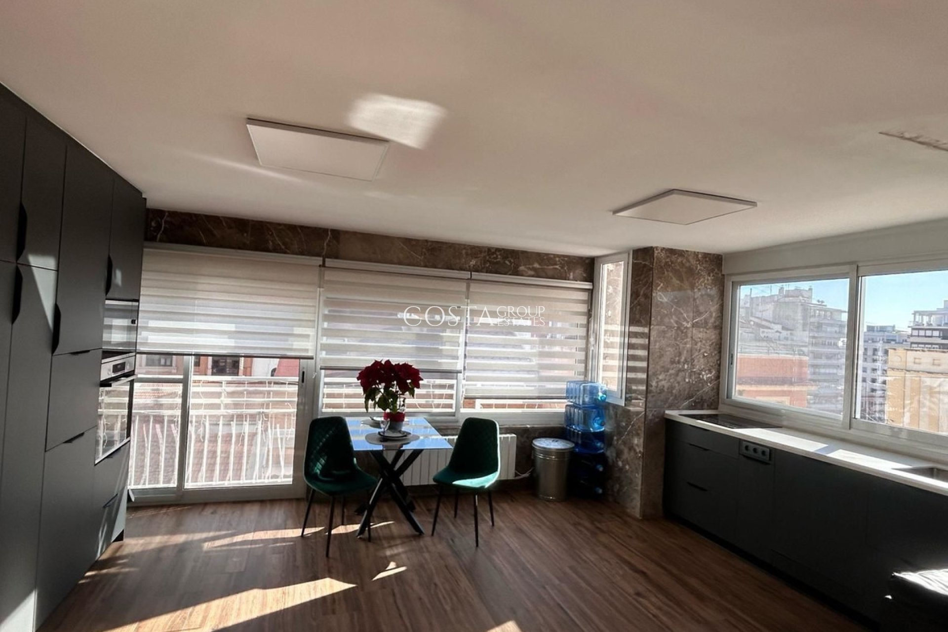 Herverkoop - Apartments -
Alicante City - Alicante City Centro