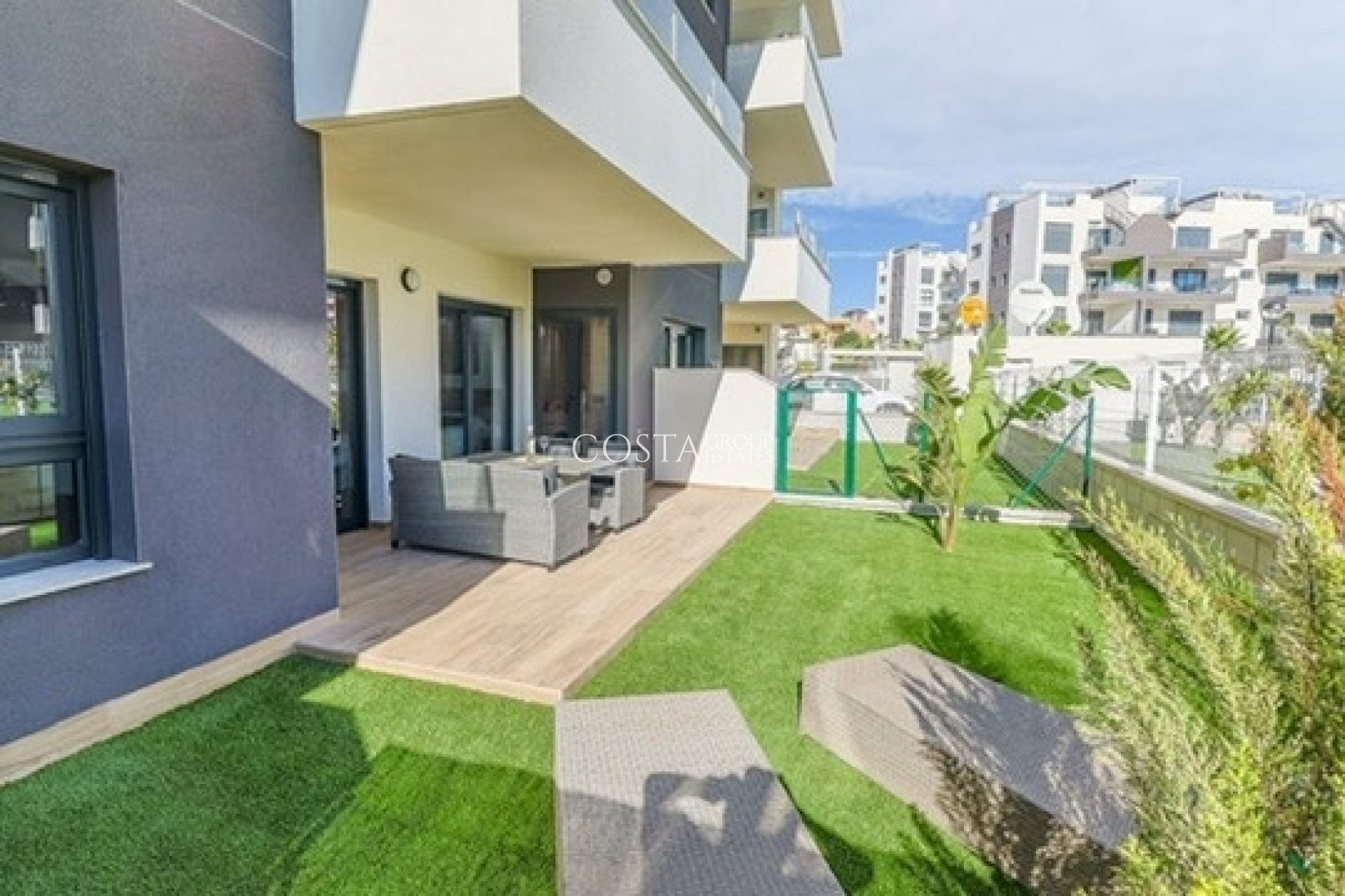Herverkoop - Apartments -
 - Las Filipinas