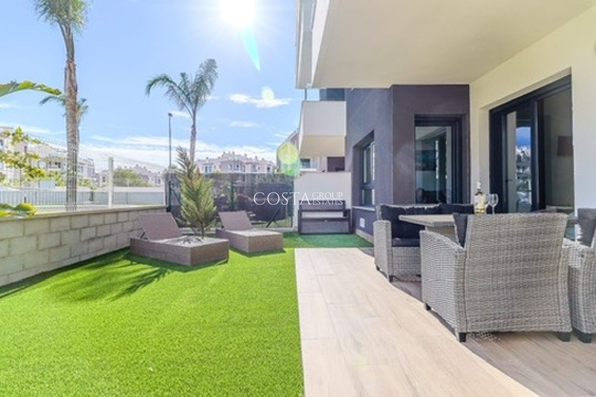 Herverkoop - Apartments -
 - Las Filipinas