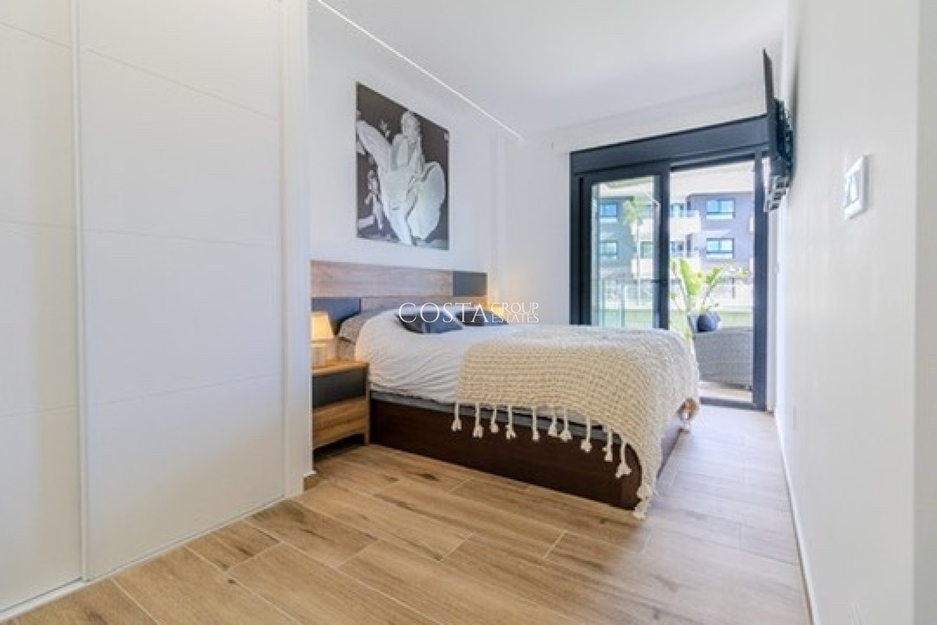 Herverkoop - Apartments -
 - Las Filipinas