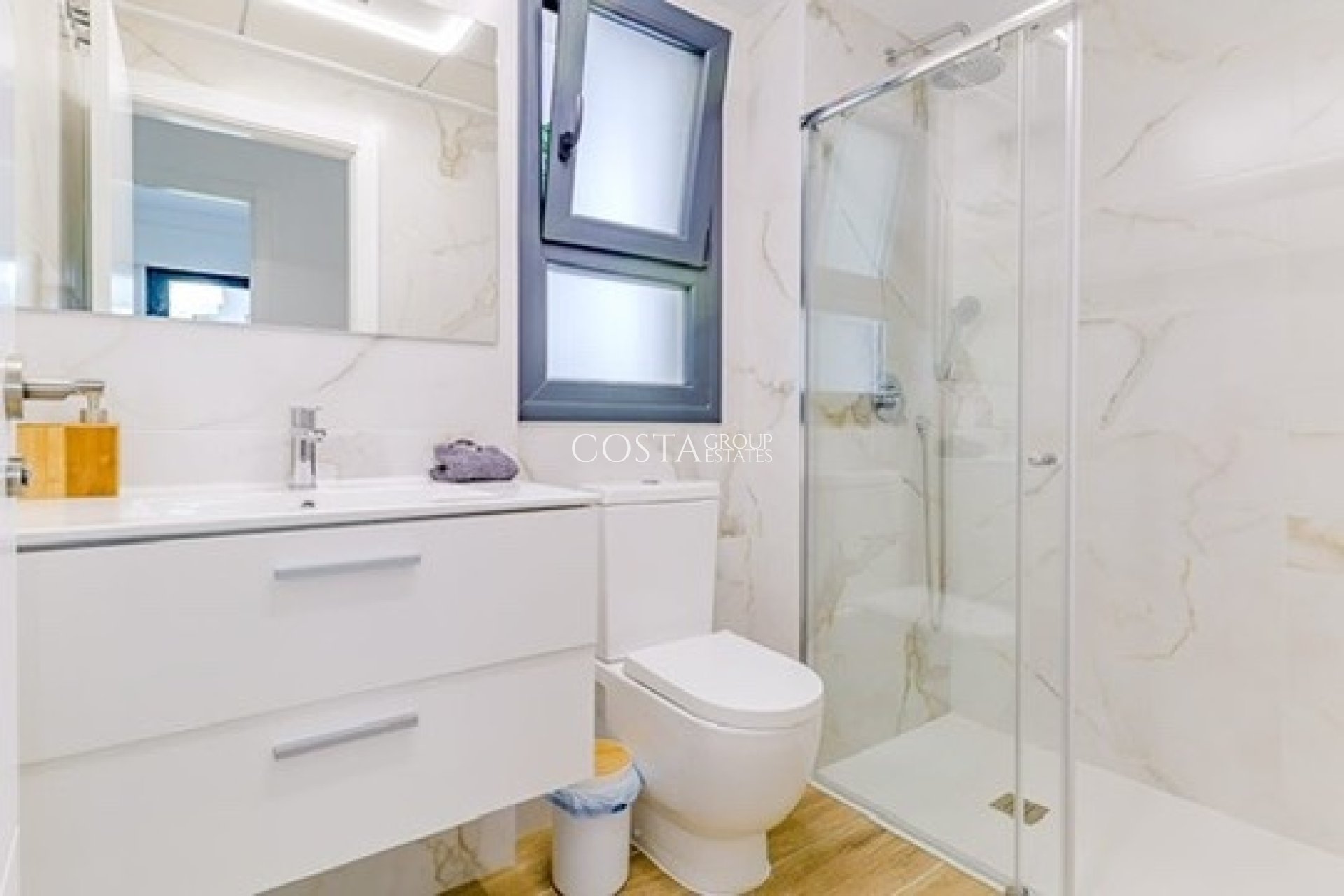 Herverkoop - Apartments -
 - Las Filipinas