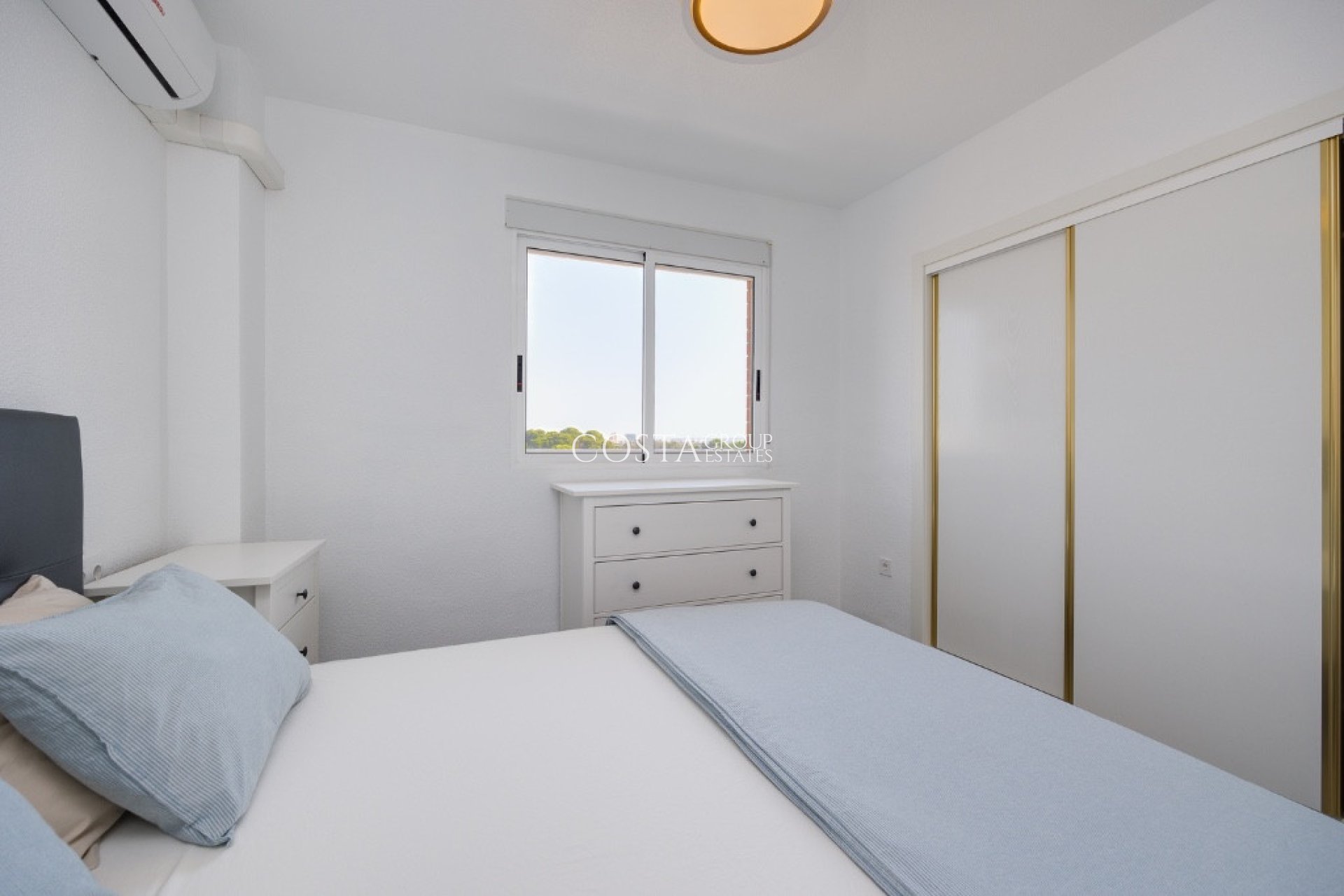 Herverkoop - Apartments -
Orihuela - Punta Prima