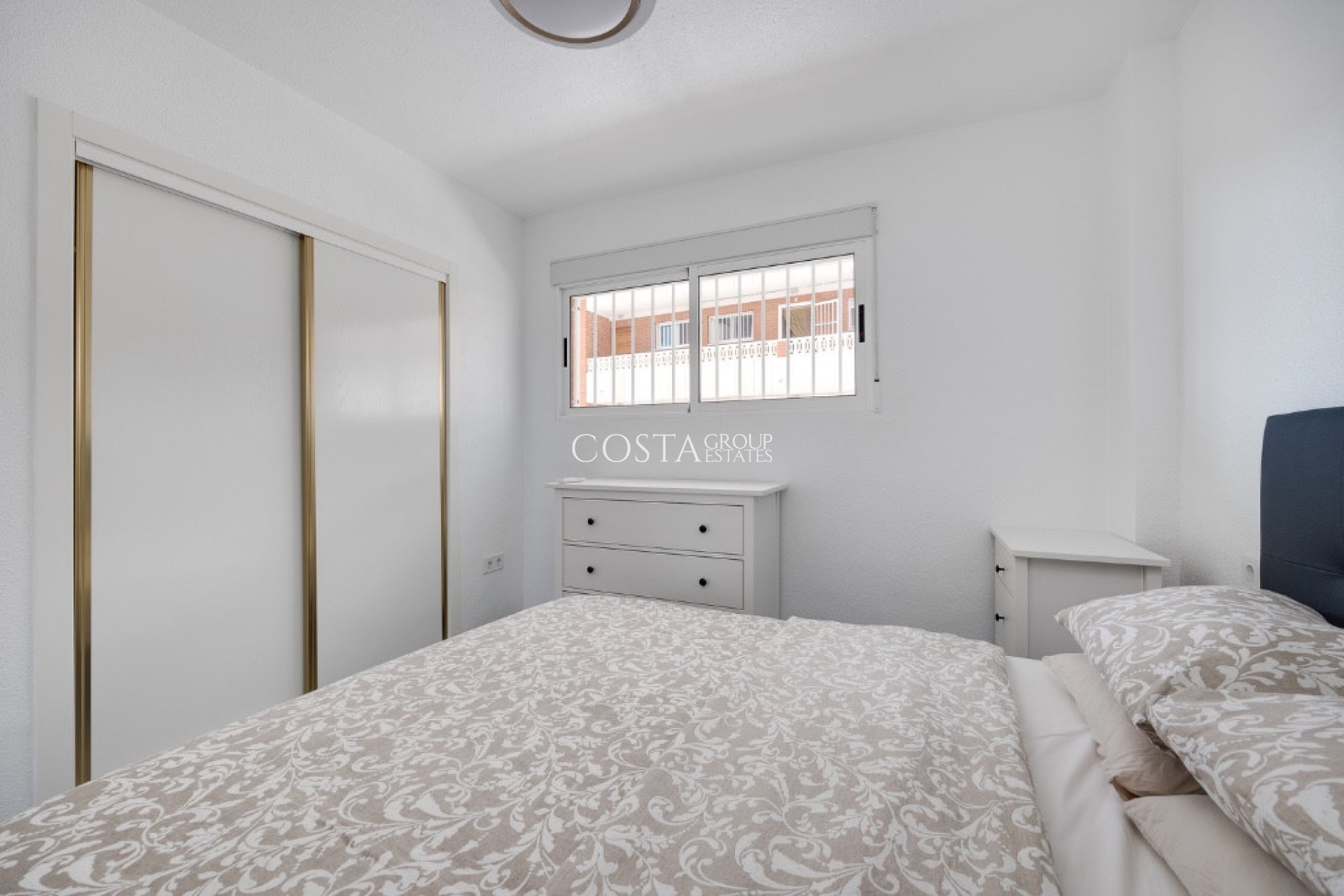 Herverkoop - Apartments -
Orihuela - Punta Prima