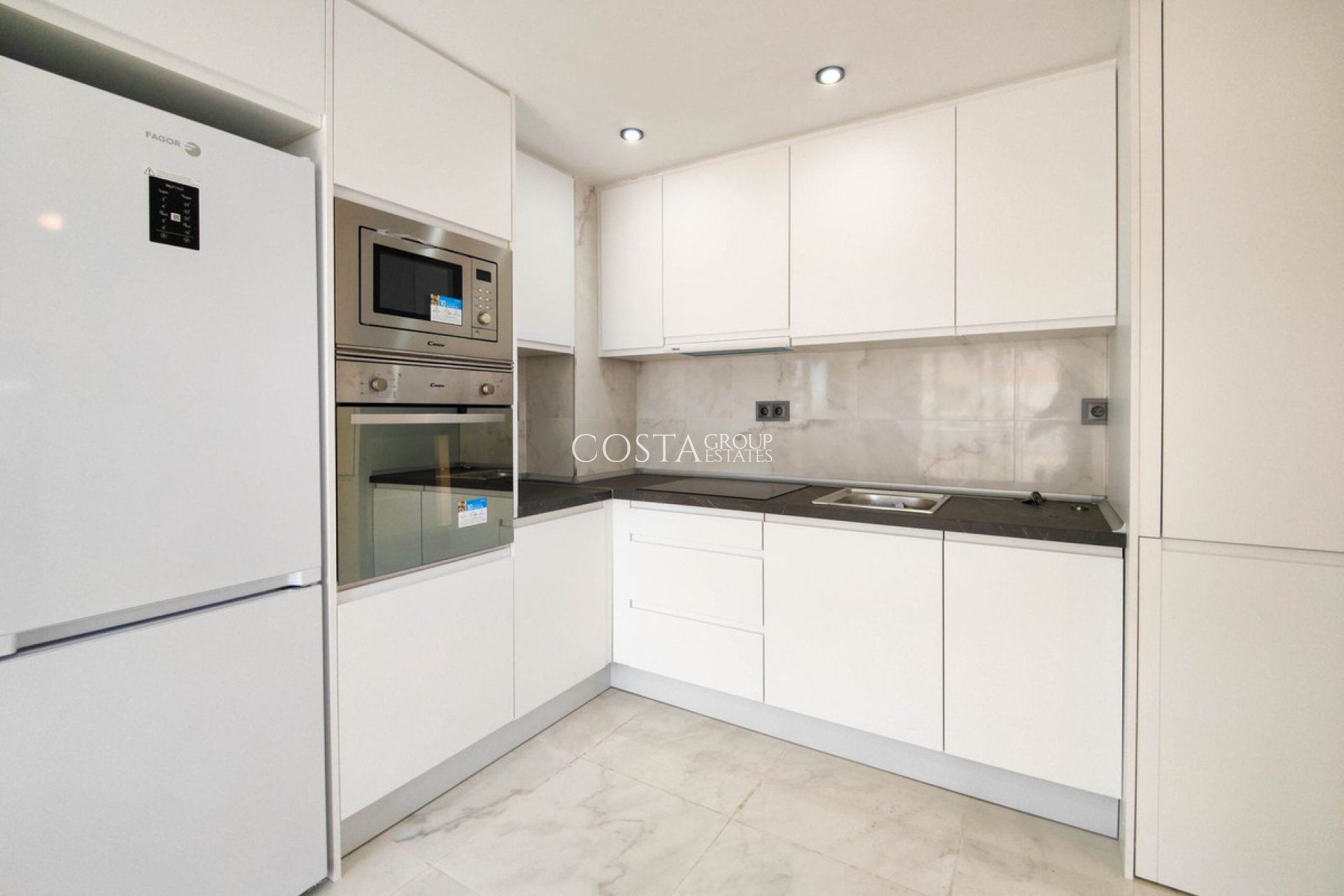 Herverkoop - Apartments -
Orihuela - Punta Prima