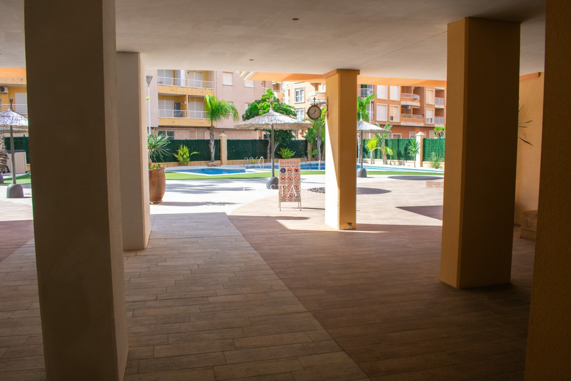 Herverkoop - Apartments -
Torrevieja - Playa de los Locos
