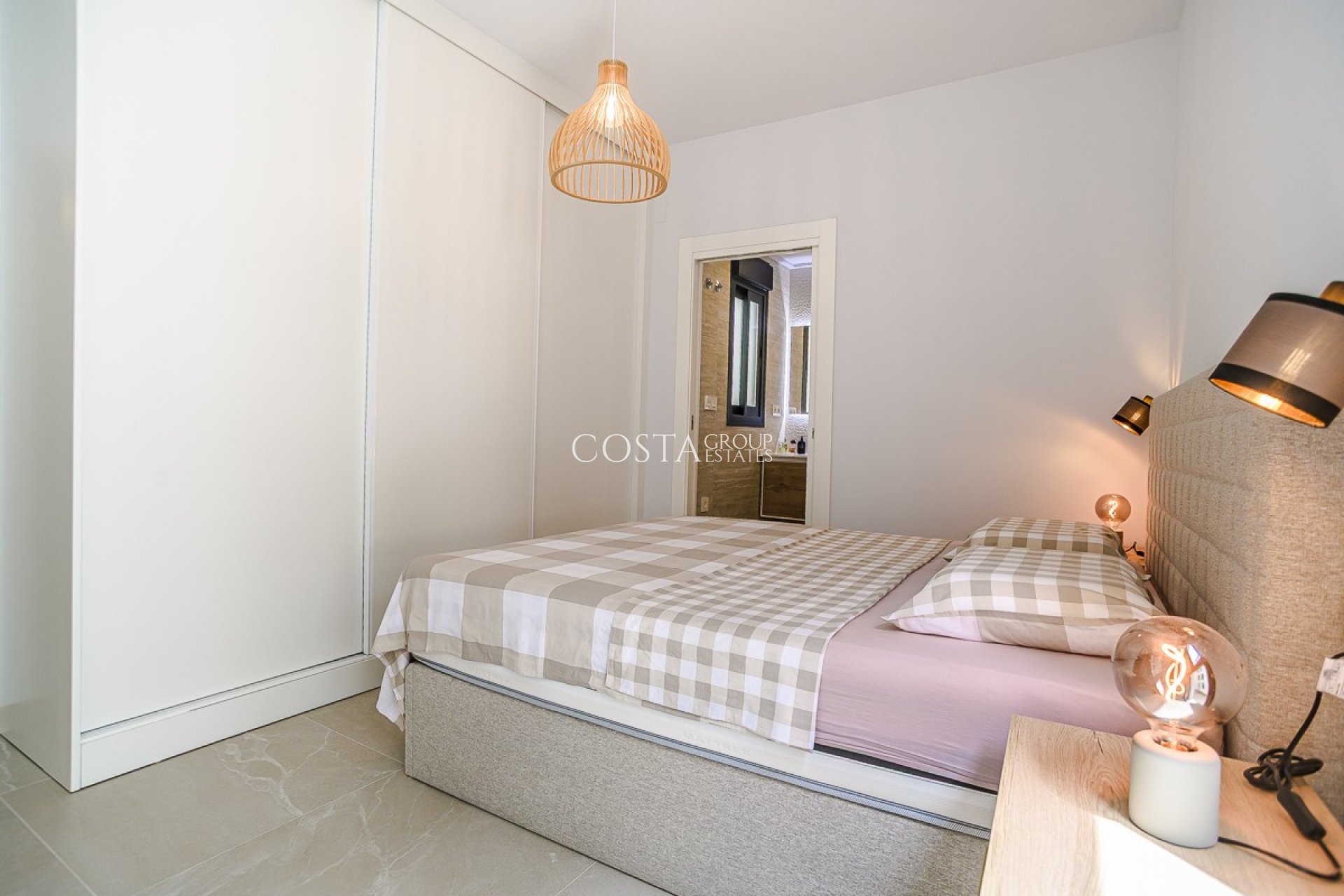 Herverkoop - Apartments -
Torrevieja - Playa del Cura
