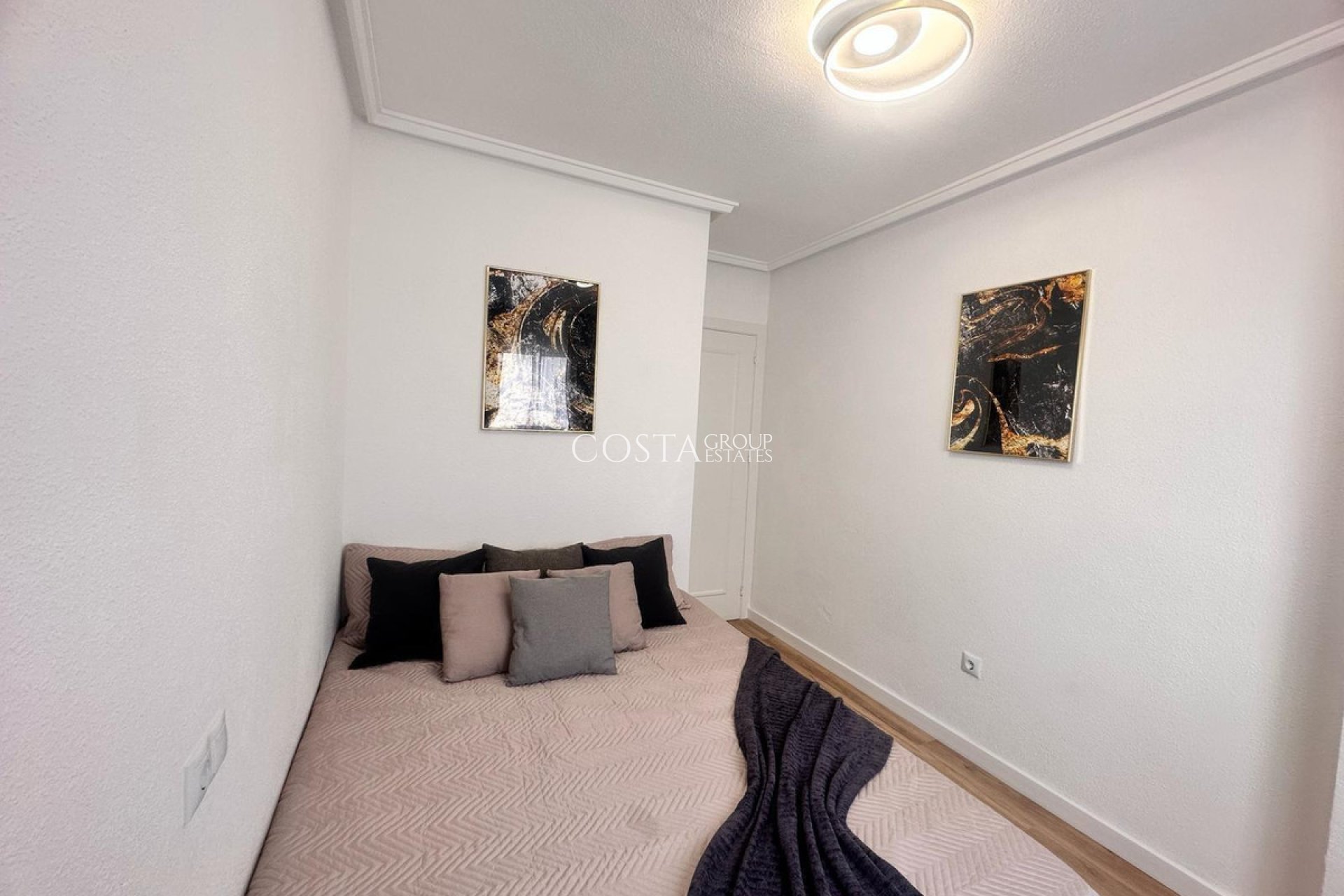 Herverkoop - Apartments -
Torrevieja - Torrevieja Centro
