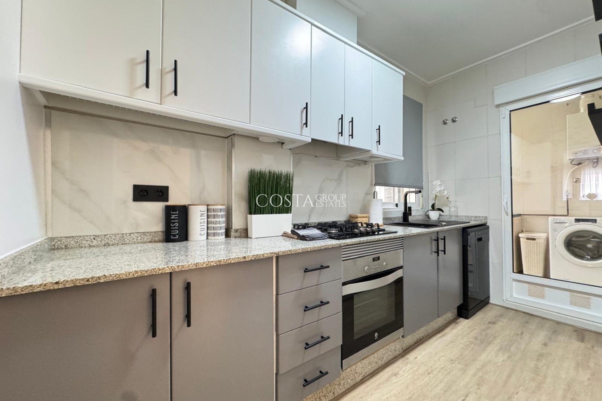 Herverkoop - Apartments -
Torrevieja - Torrevieja Centro