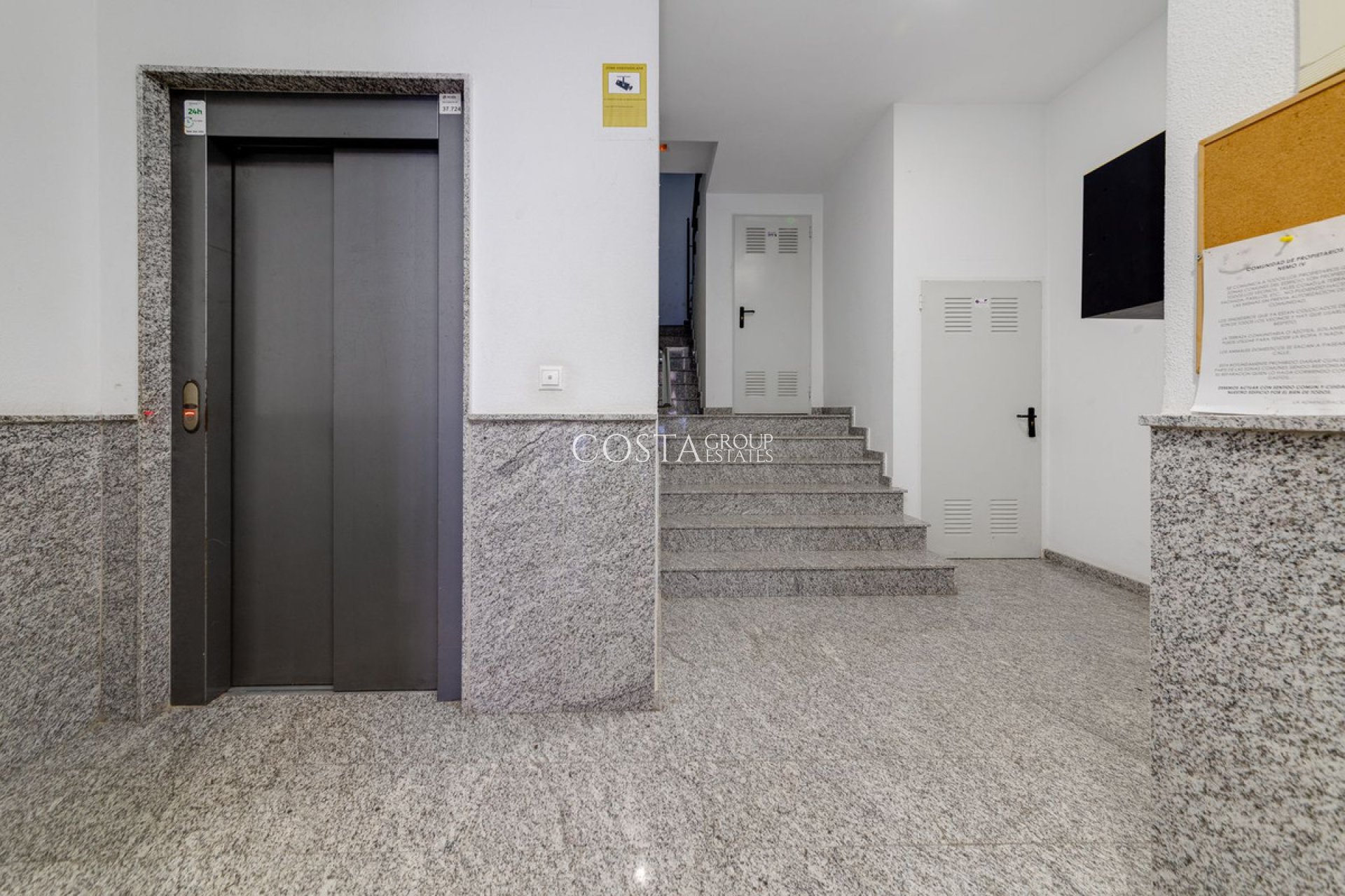 Herverkoop - Apartments -
Torrevieja - Torrevieja Centro