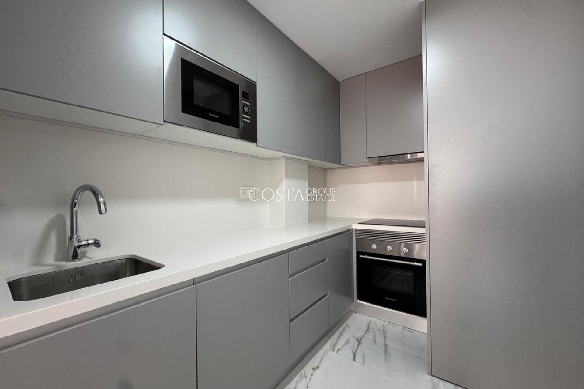 Herverkoop - Apartments -
Torrevieja - Torrevieja Centro