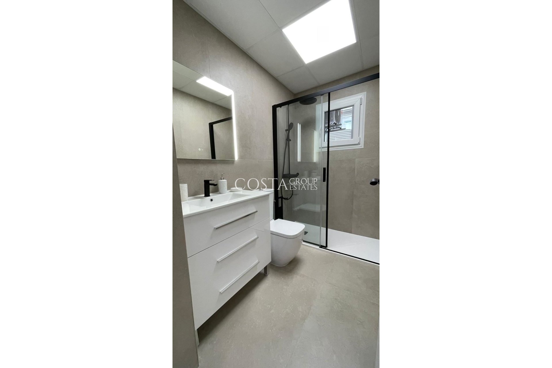 Herverkoop - Apartments -
Torrevieja - Torrevieja Centro