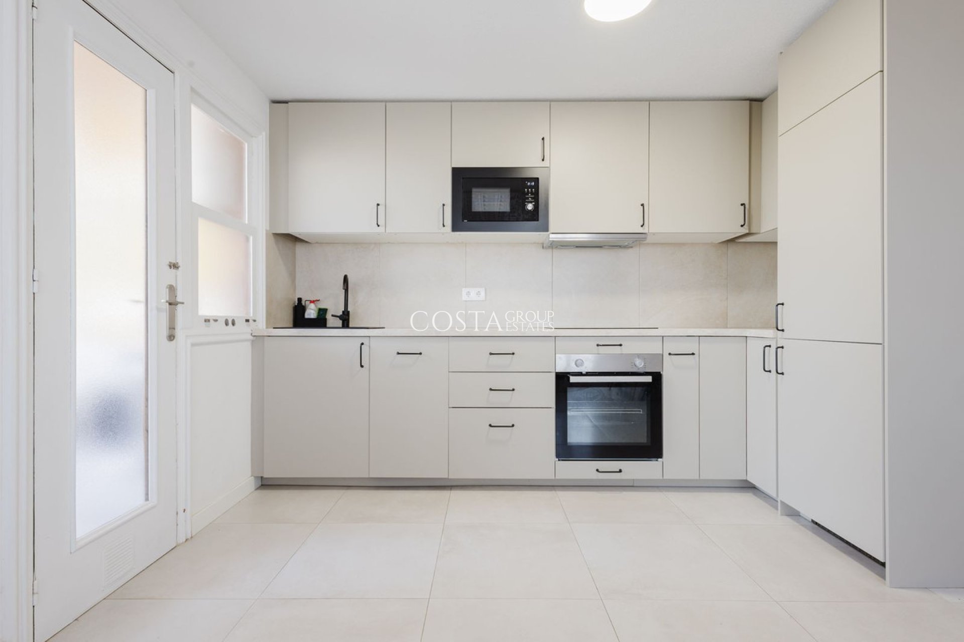 Herverkoop - Apartments -
Torrevieja - Torrevieja Centro