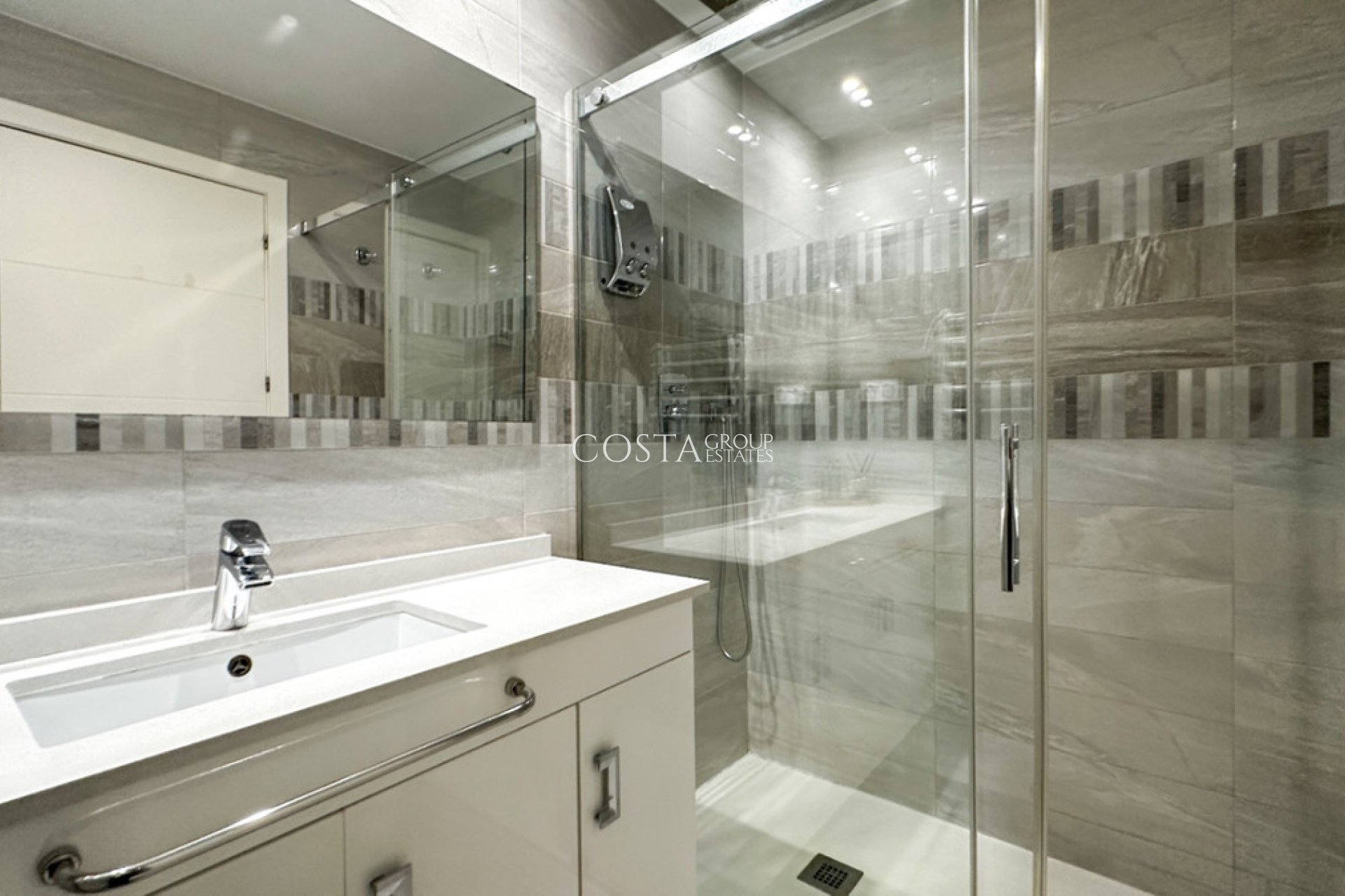 Herverkoop - Apartments -
Torrevieja