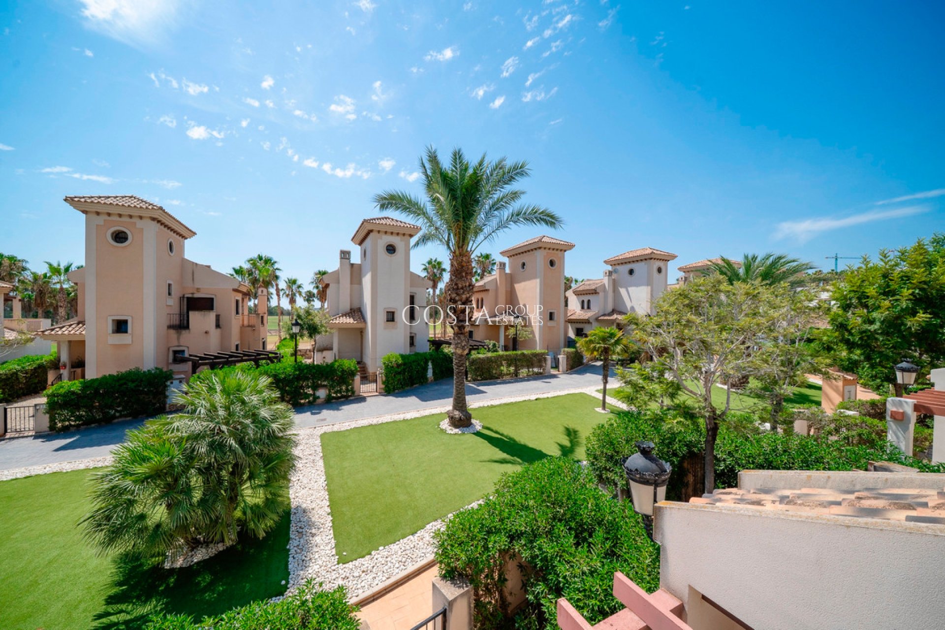 Herverkoop - Huis -
Algorfa