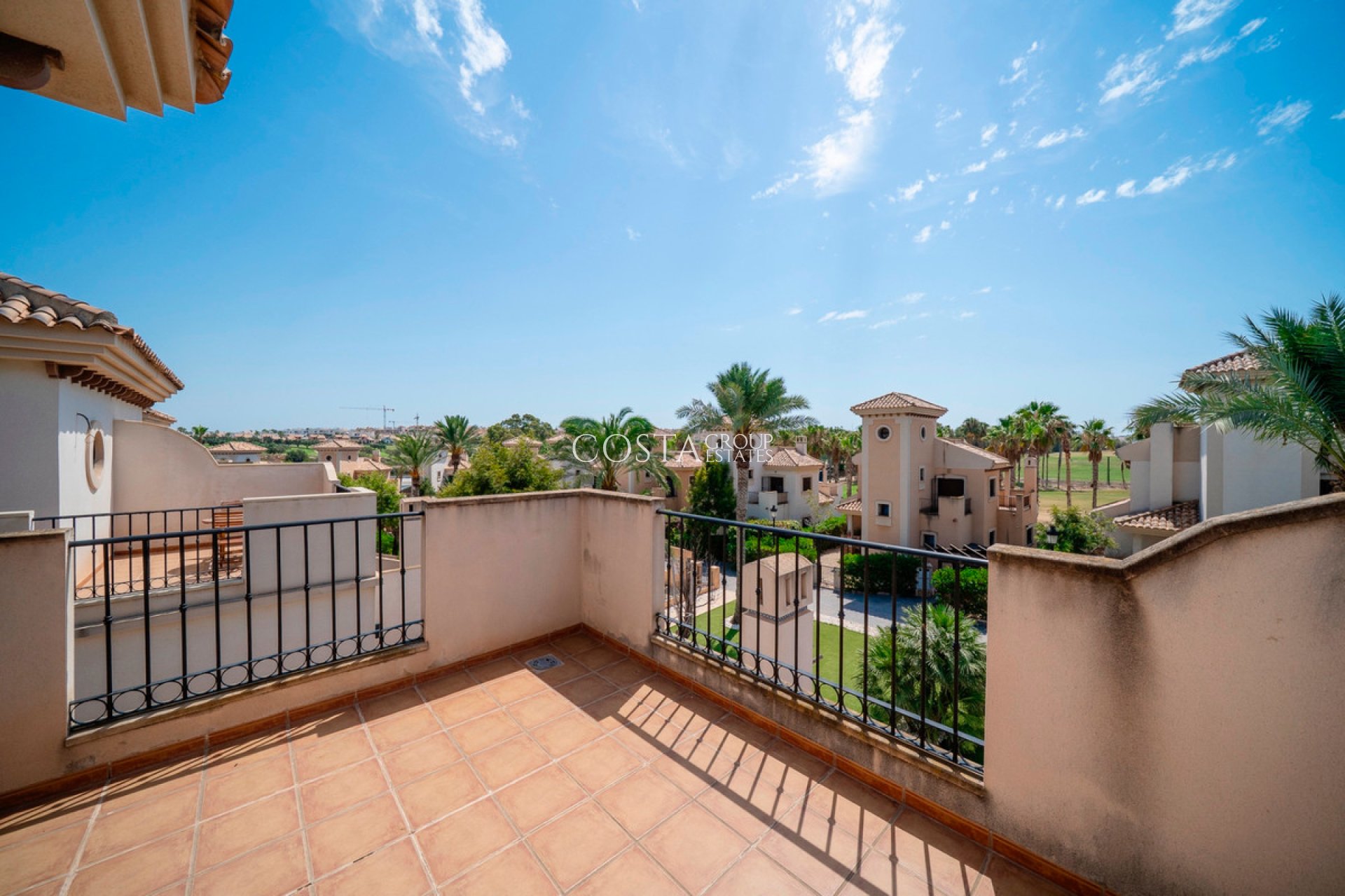 Herverkoop - Huis -
Algorfa