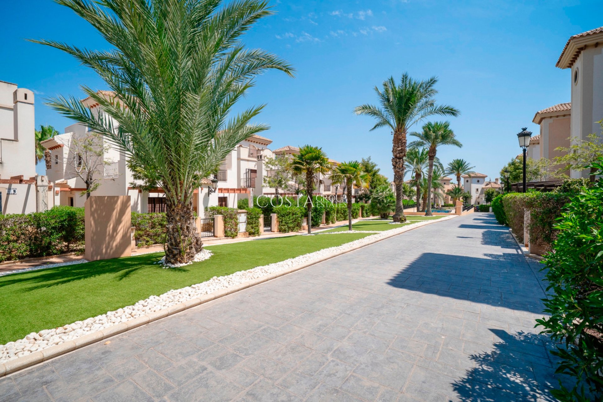 Herverkoop - Huis -
Algorfa