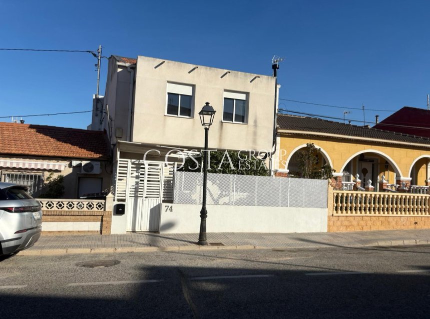 Herverkoop - Huis -
Algorfa