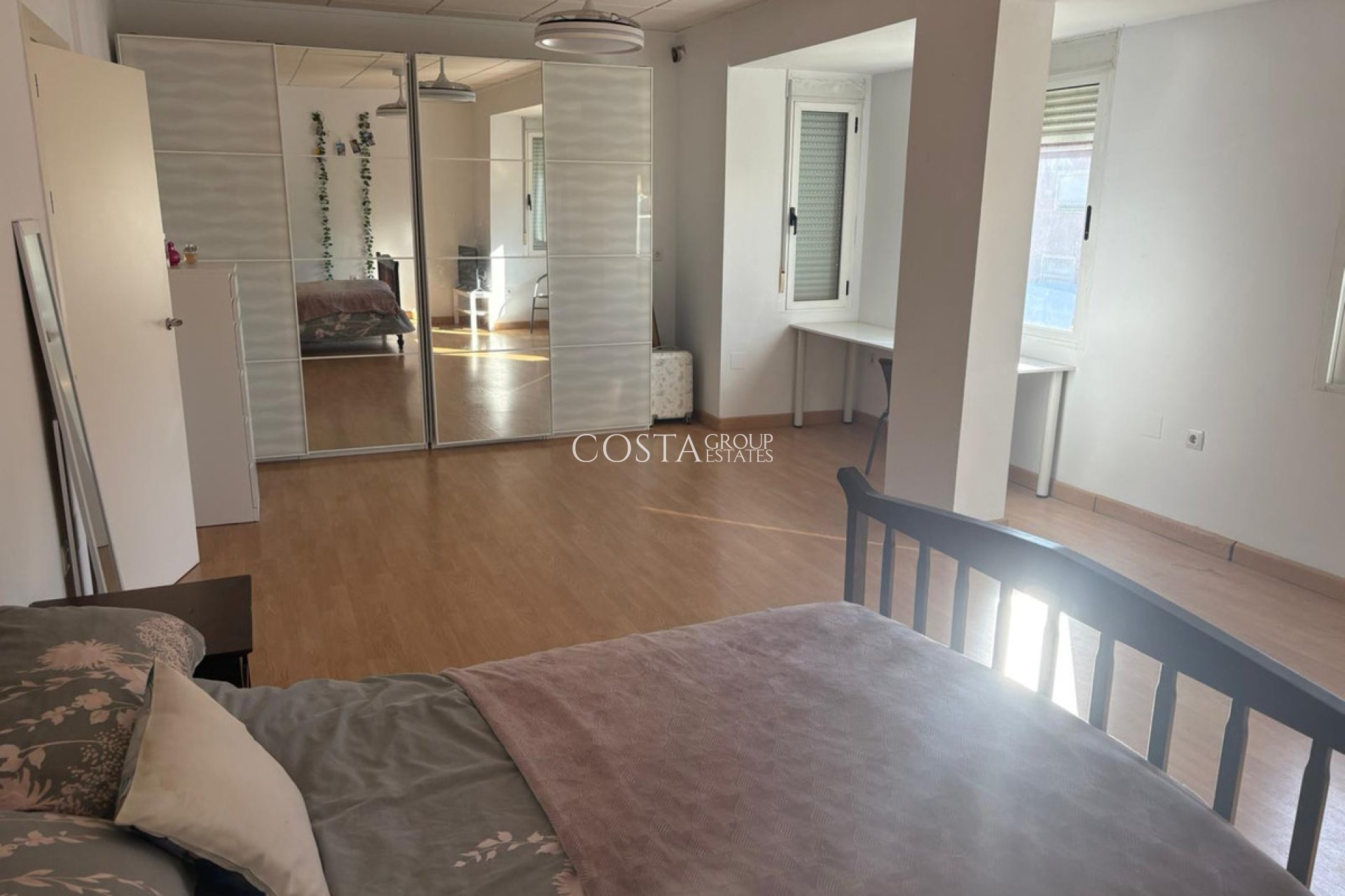 Herverkoop - Huis -
Algorfa