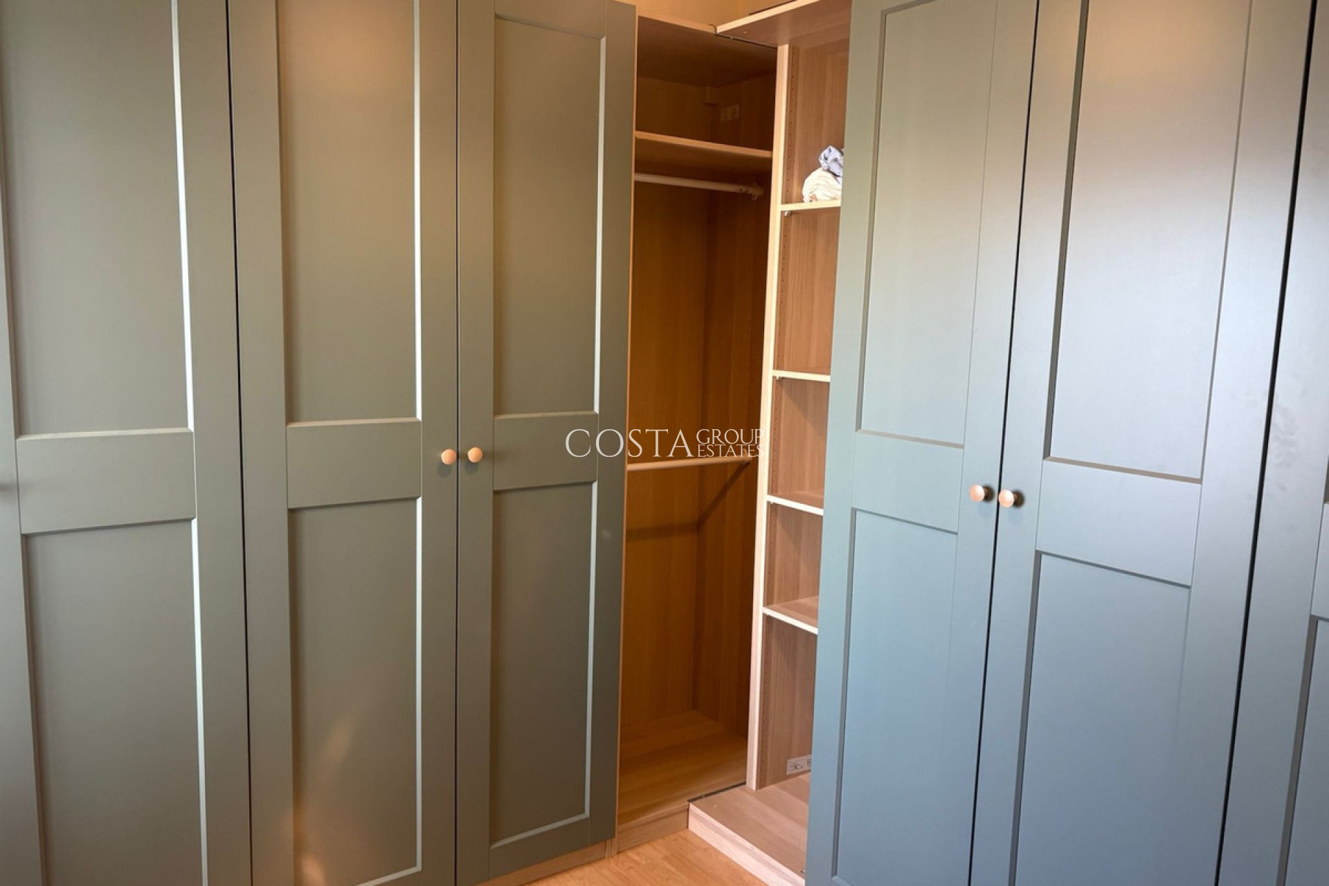 Herverkoop - Huis -
Algorfa