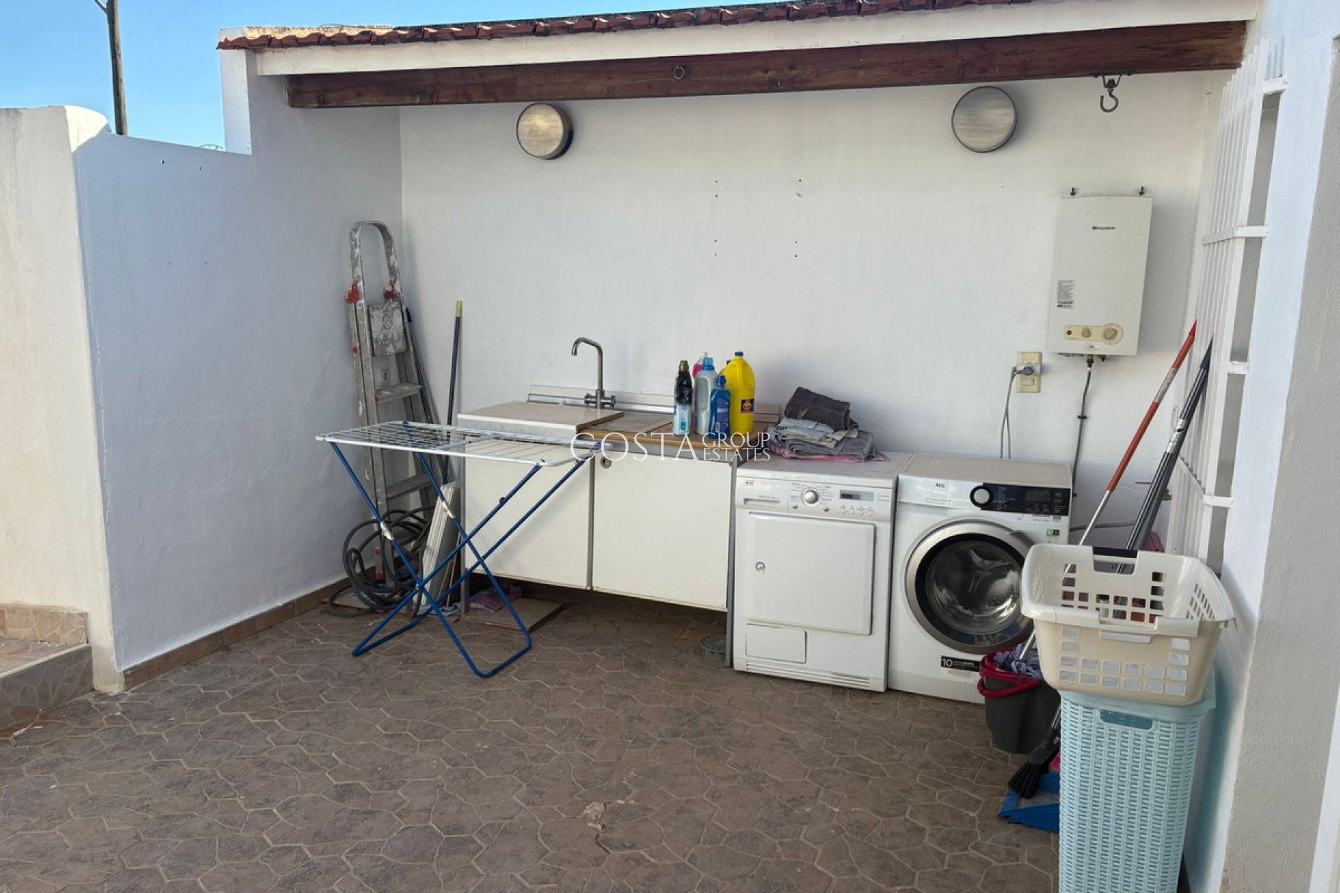 Herverkoop - Huis -
Algorfa