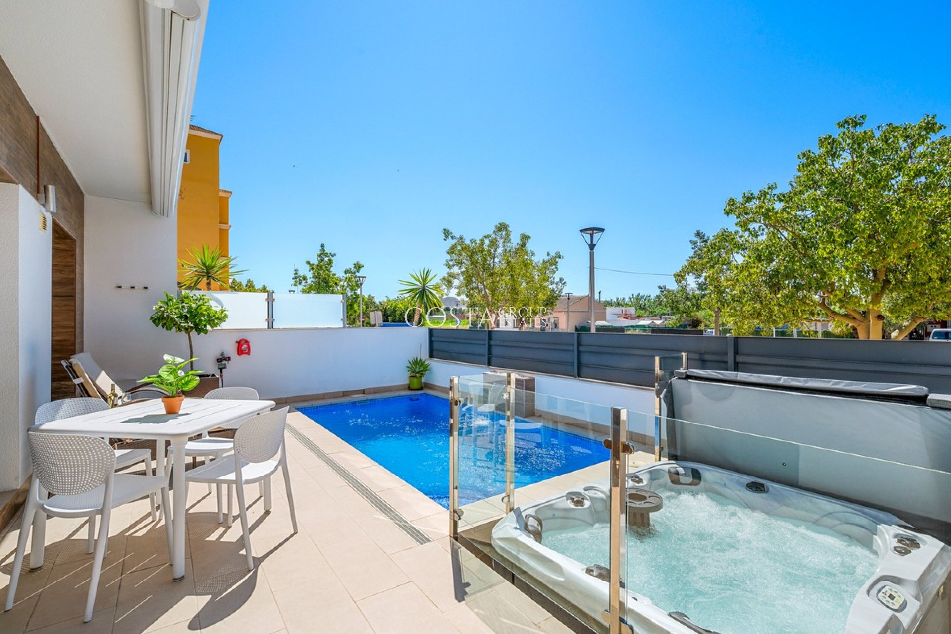 Herverkoop - Huis -
Formentera del Segura