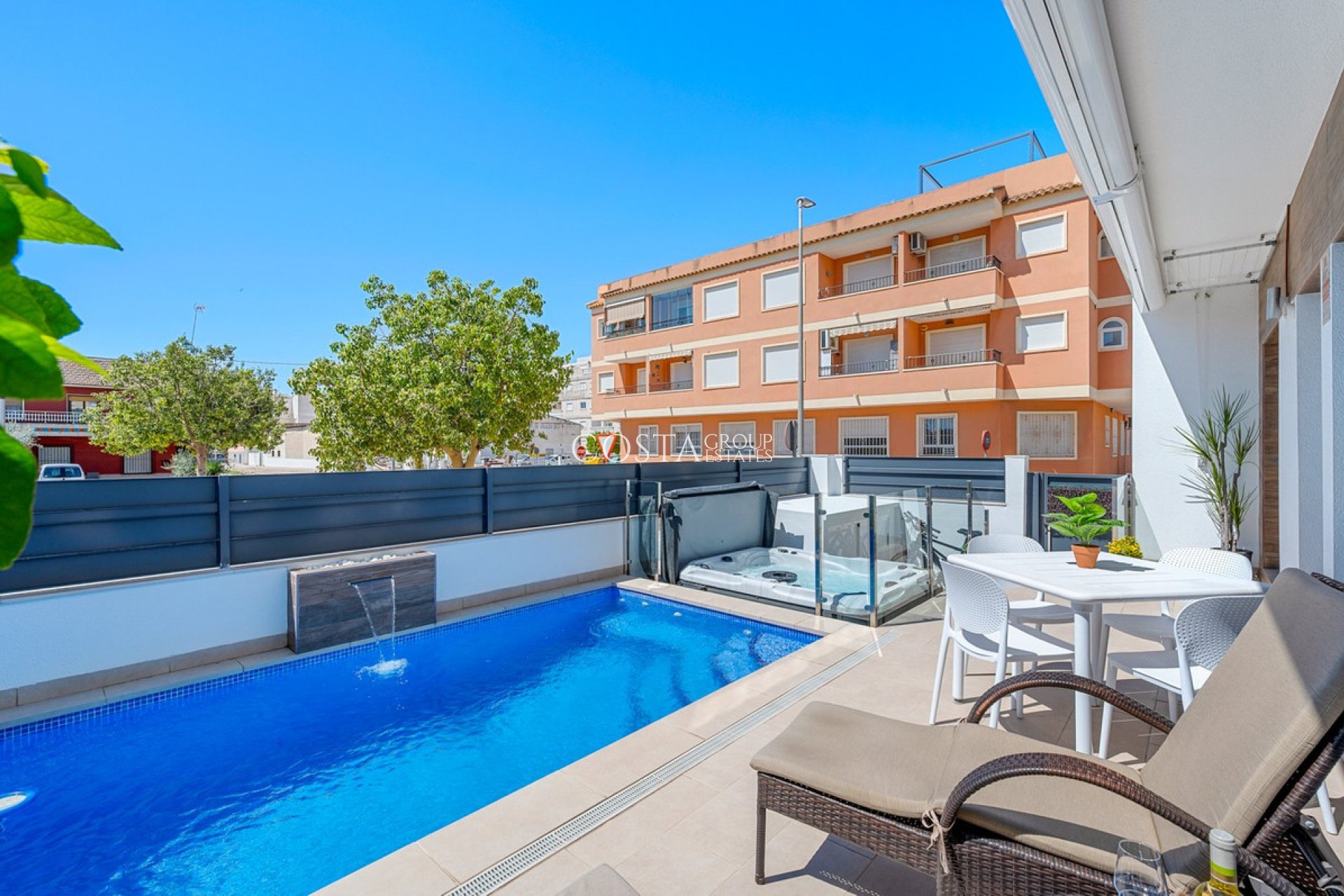Herverkoop - Huis -
Formentera del Segura