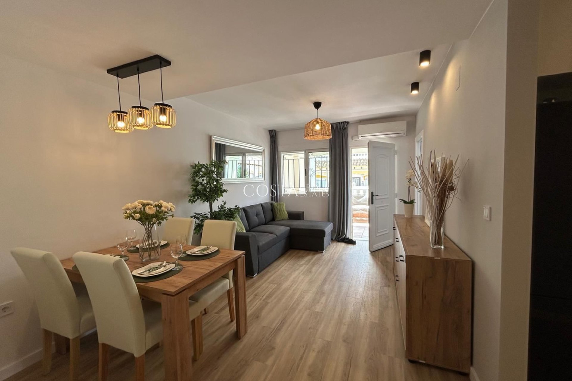 Herverkoop - Huis -
Orihuela Costa - La Florida