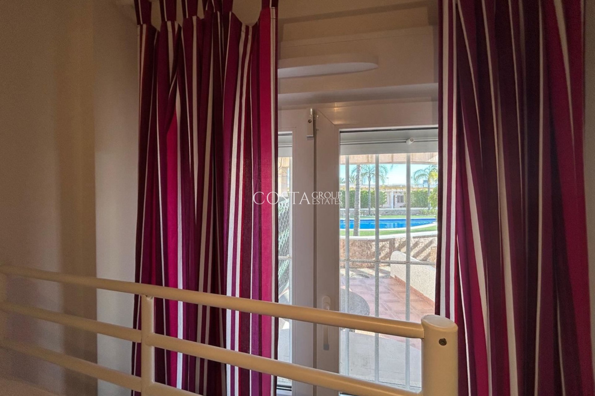 Herverkoop - Huis -
Orihuela Costa - Mil Palmeras