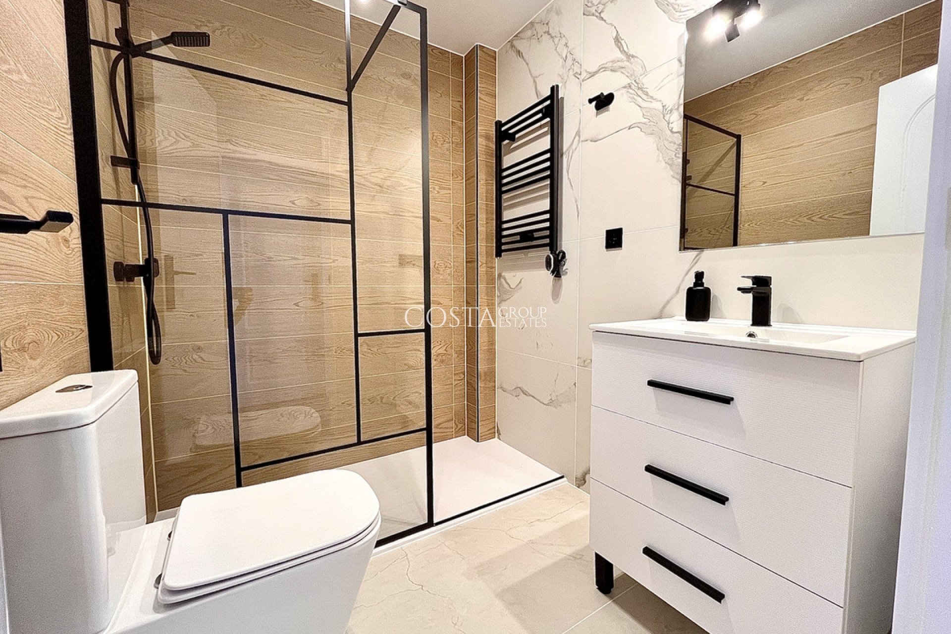 Herverkoop - Huis -
Orihuela Costa - Playa Flamenca