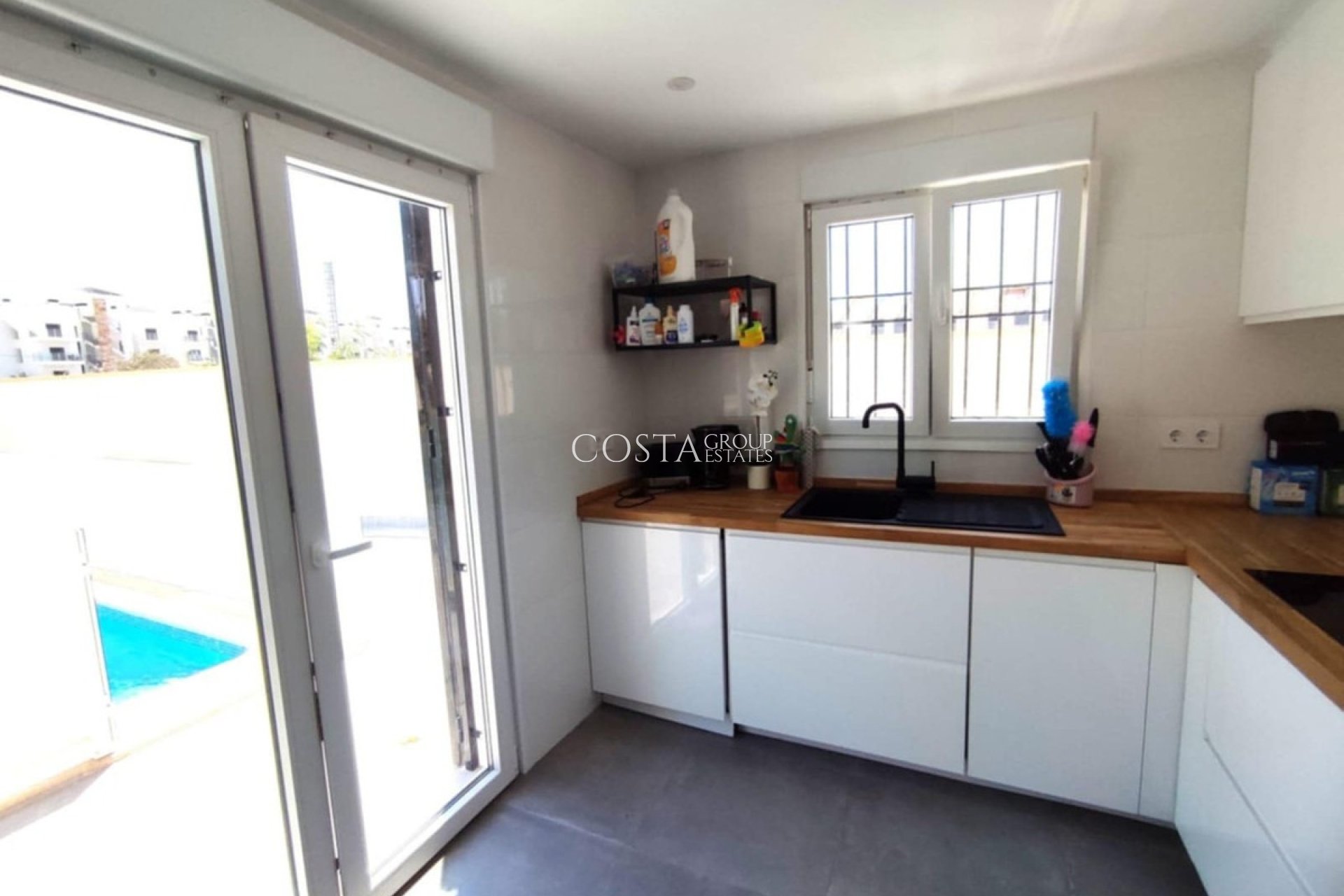 Herverkoop - Huis -
Orihuela Costa - Playa Flamenca