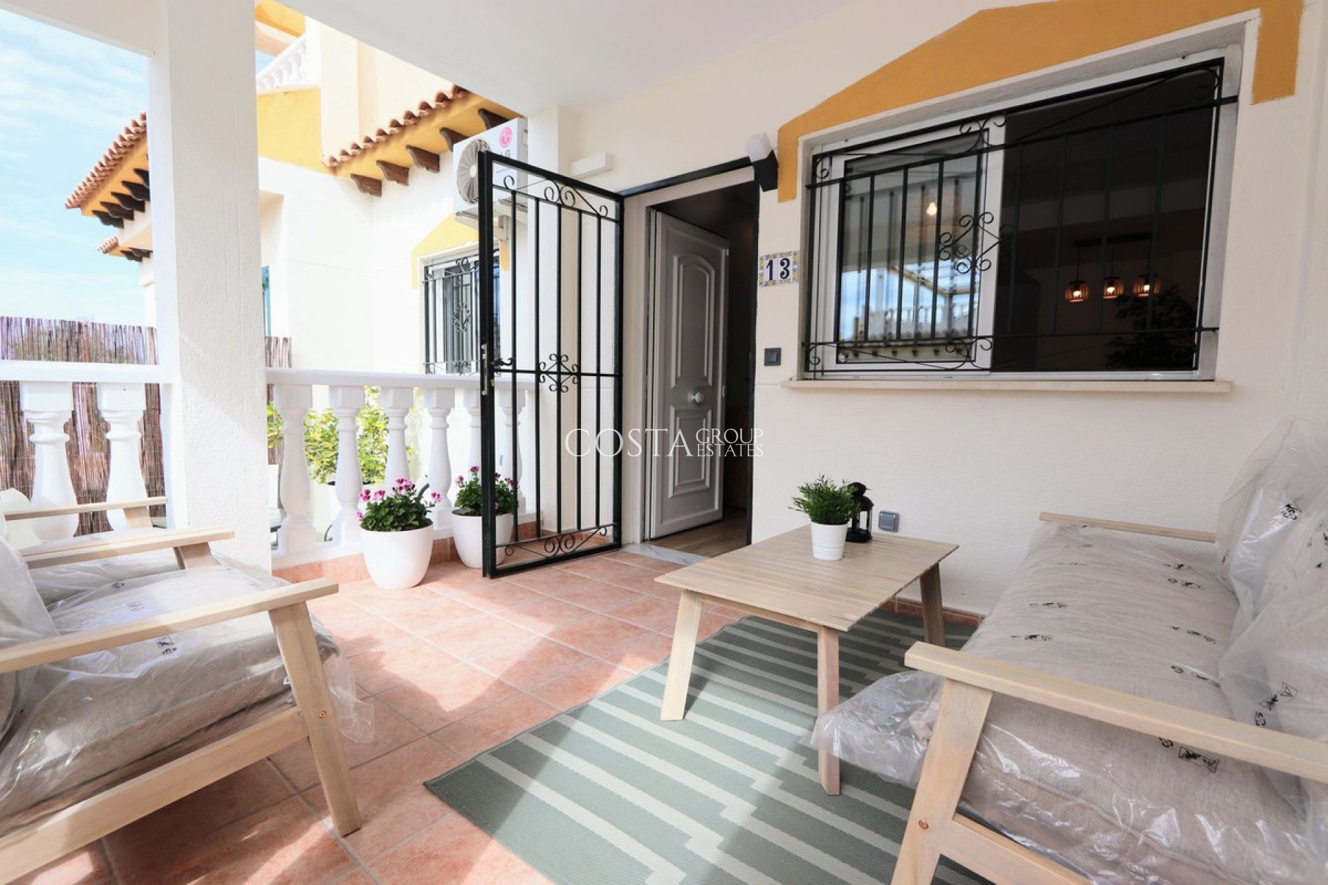 Herverkoop - Huis -
Orihuela Costa - Punta Prima