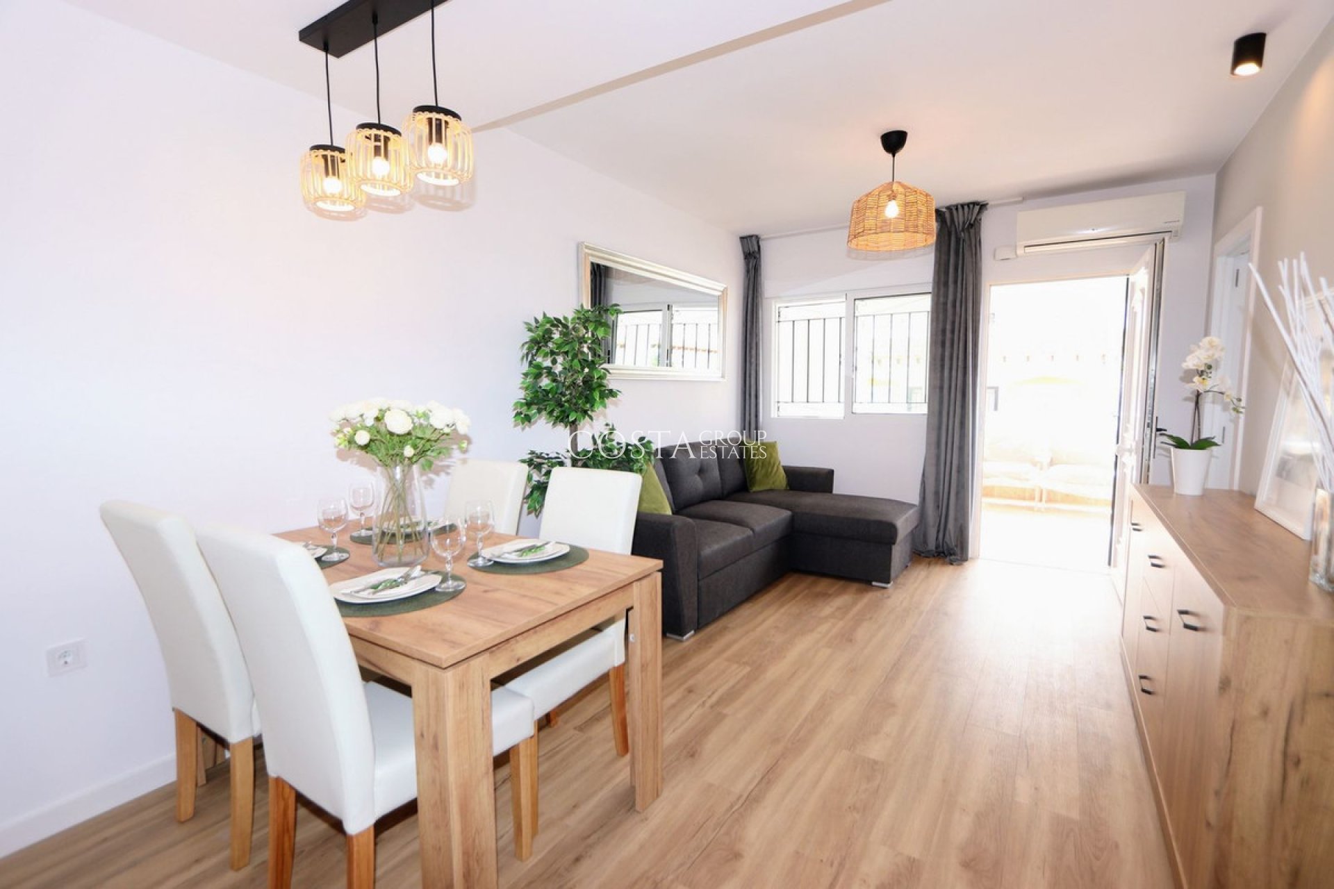 Herverkoop - Huis -
Orihuela Costa - Punta Prima