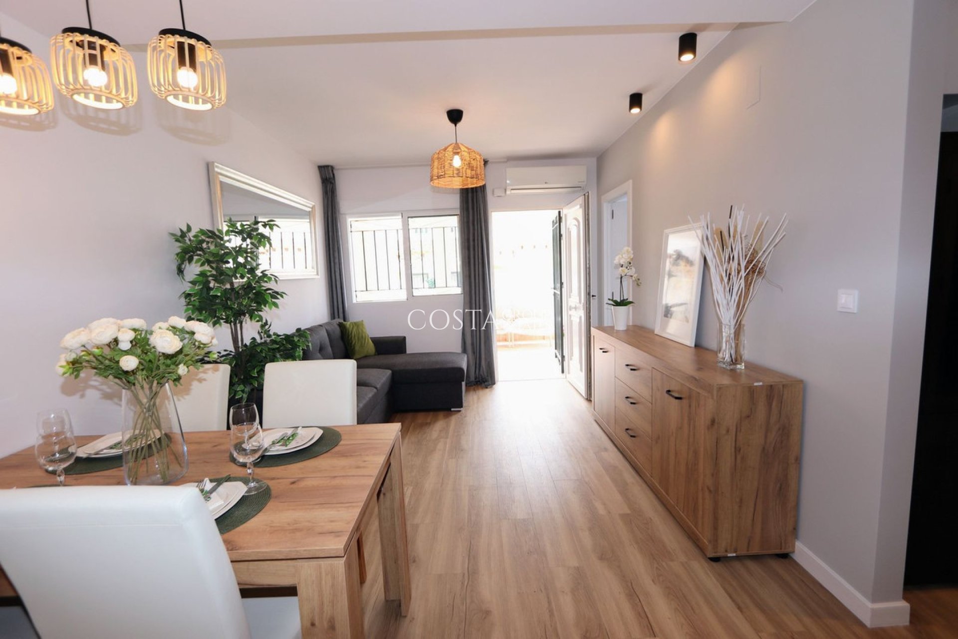 Herverkoop - Huis -
Orihuela Costa - Punta Prima