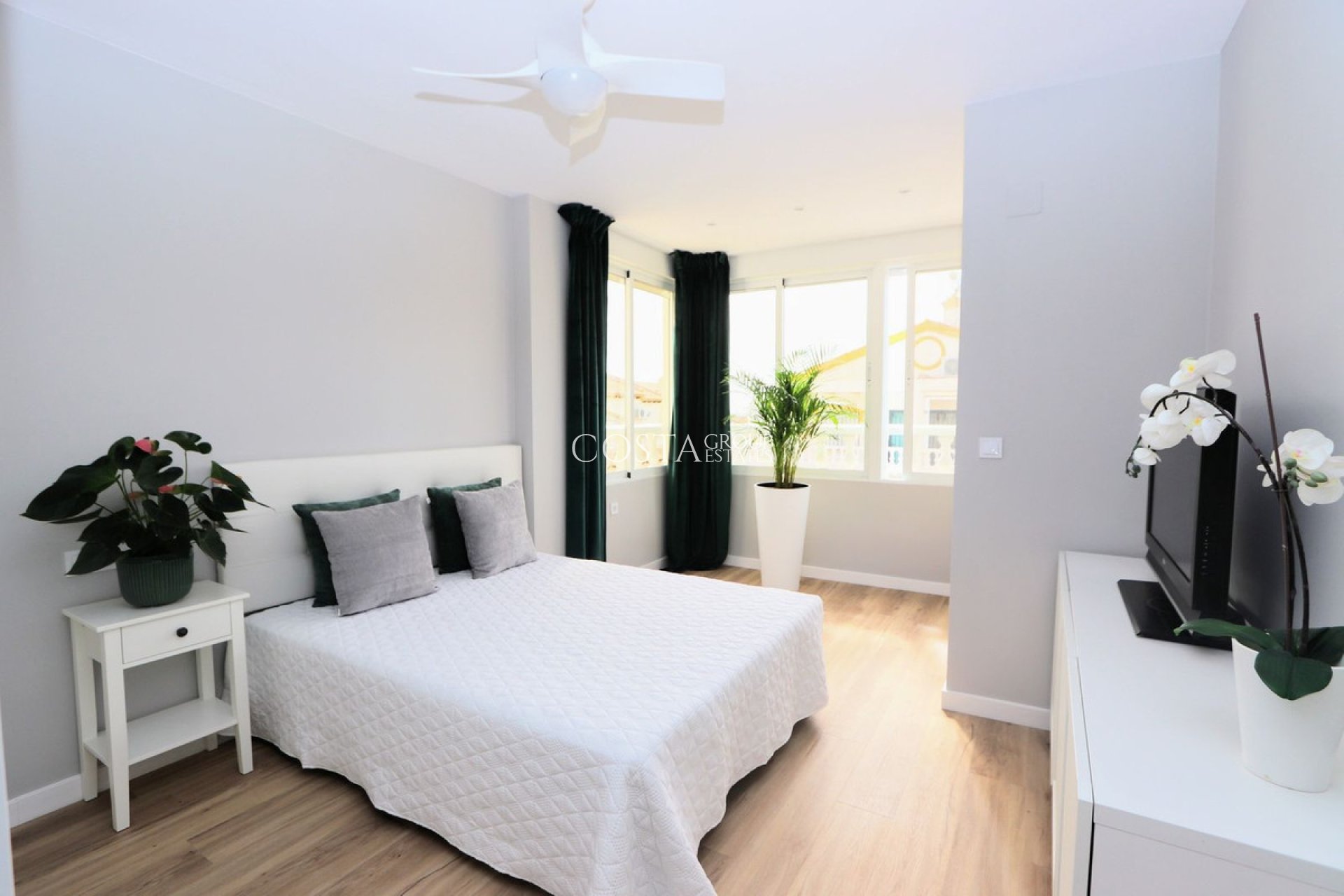 Herverkoop - Huis -
Orihuela Costa - Punta Prima