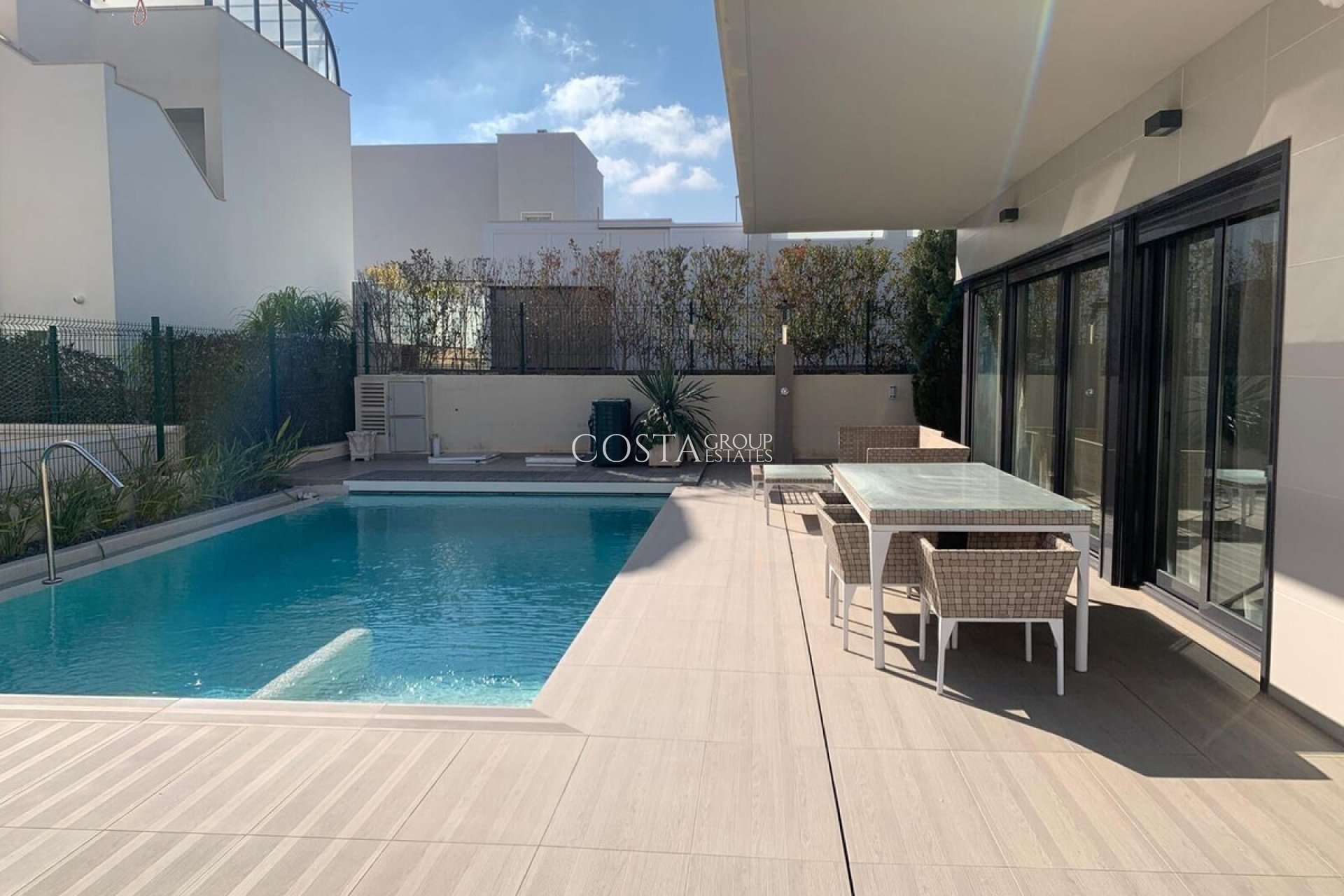 Herverkoop - Huis -
Orihuela Costa