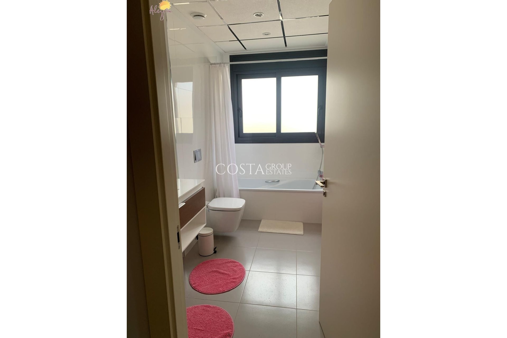 Herverkoop - Huis -
Orihuela Costa