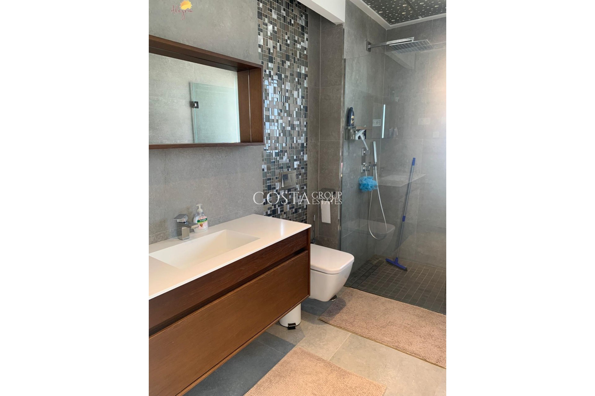 Herverkoop - Huis -
Orihuela Costa